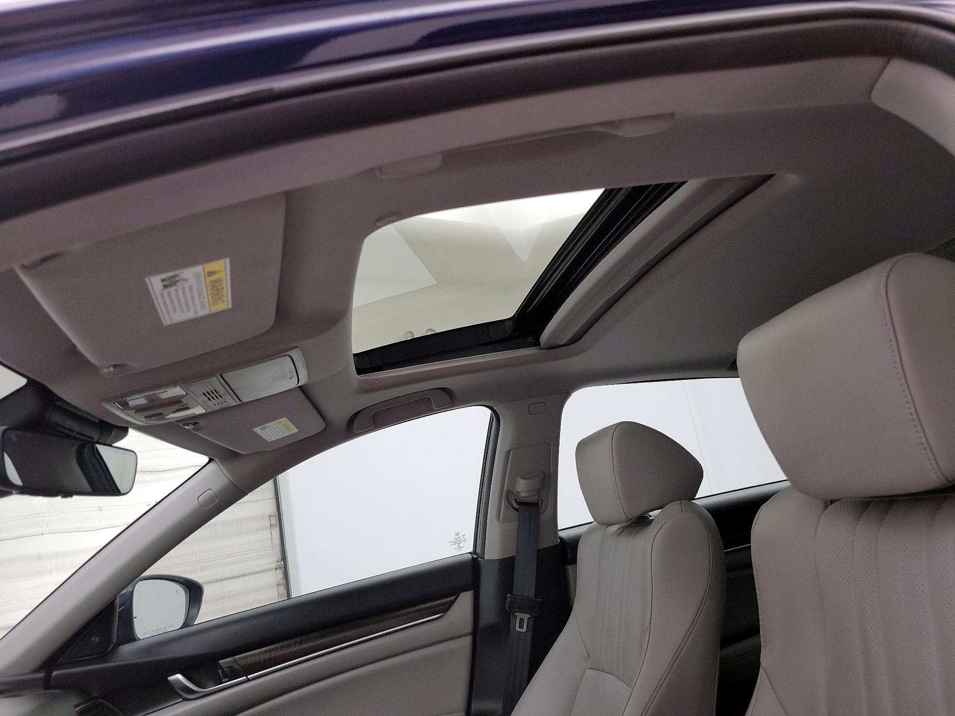 Thumbnail: 2018 Honda Accord - 19