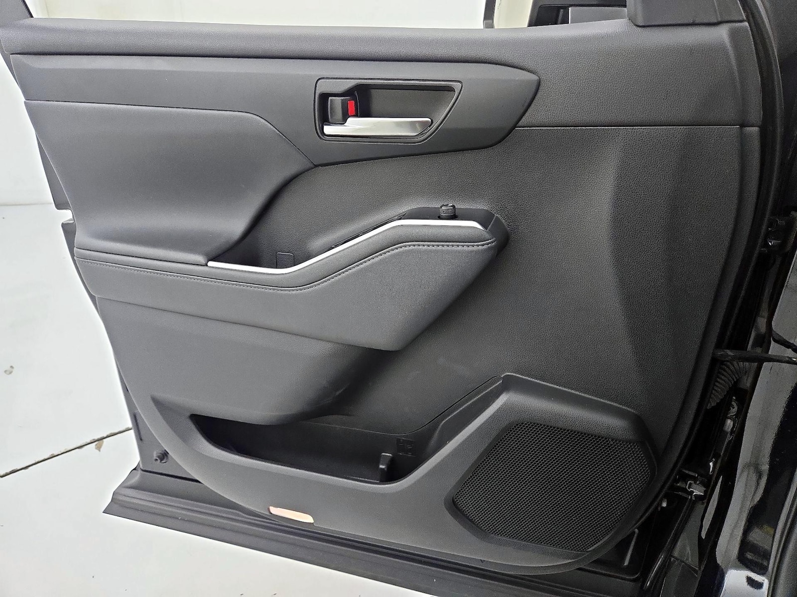 2022 Toyota Highlander XLE - Photo 13