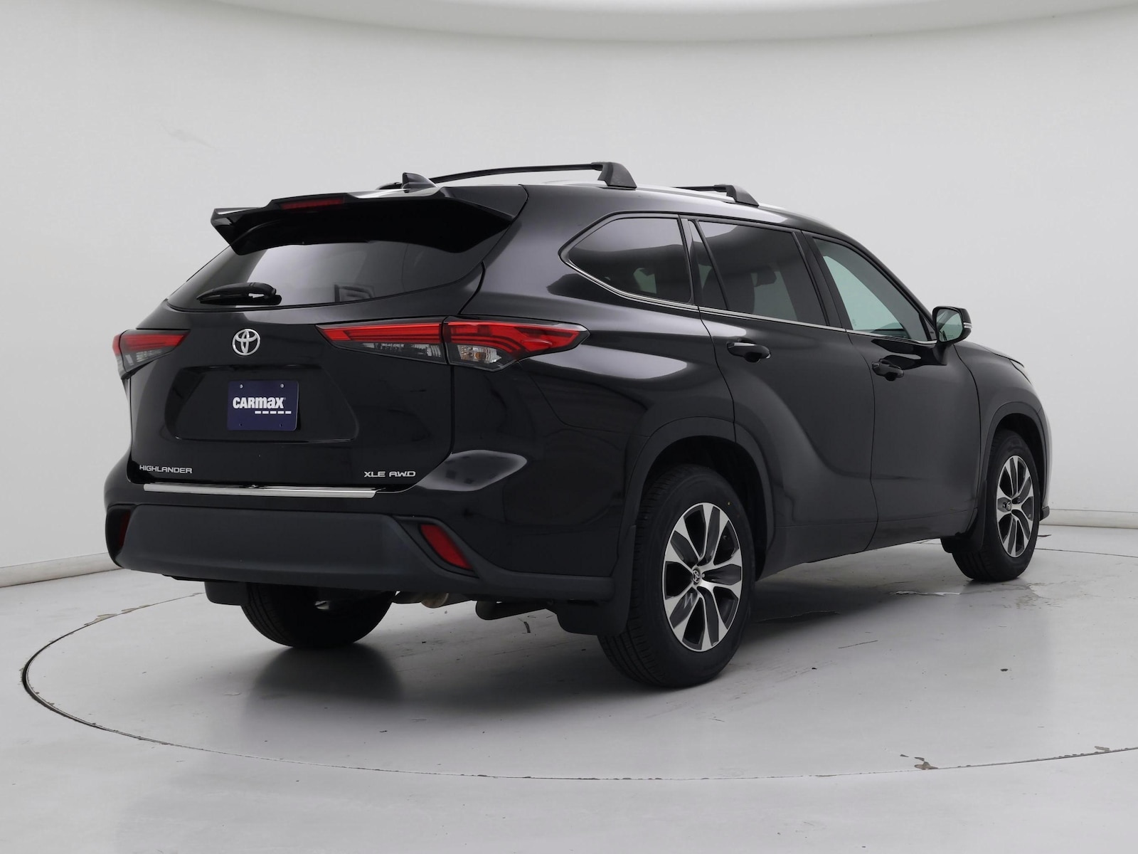 2022 Toyota Highlander XLE - Photo 9