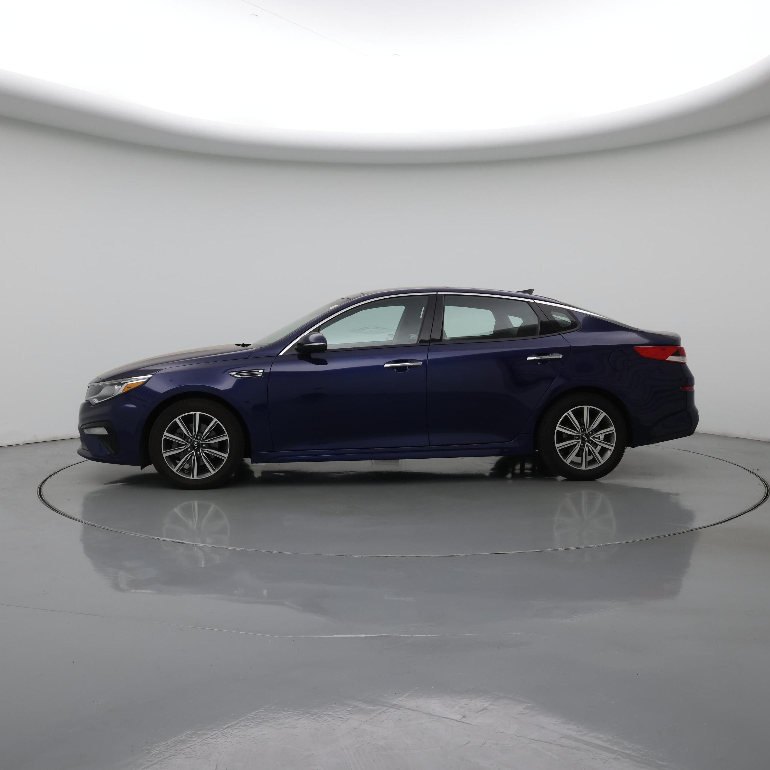 Thumbnail: 2019 Kia Optima - 3