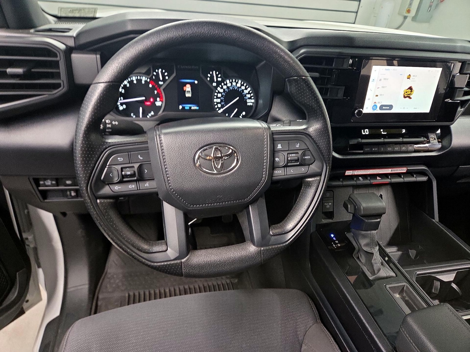 2025 Toyota Tundra SR - Photo 9