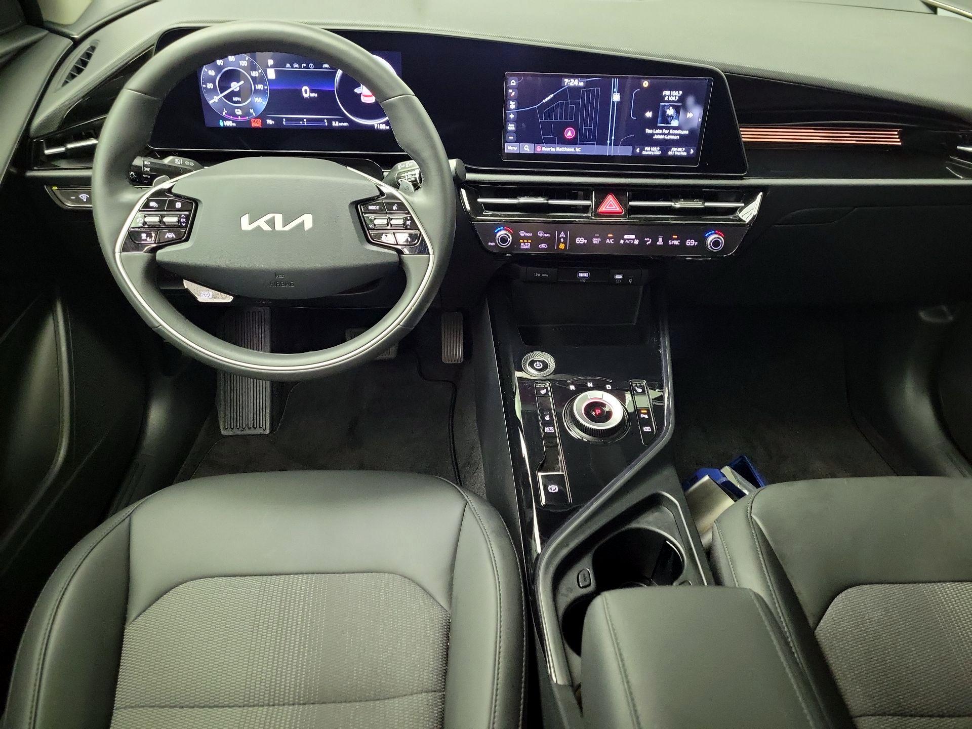 Thumbnail: 2025 Kia Niro - 9