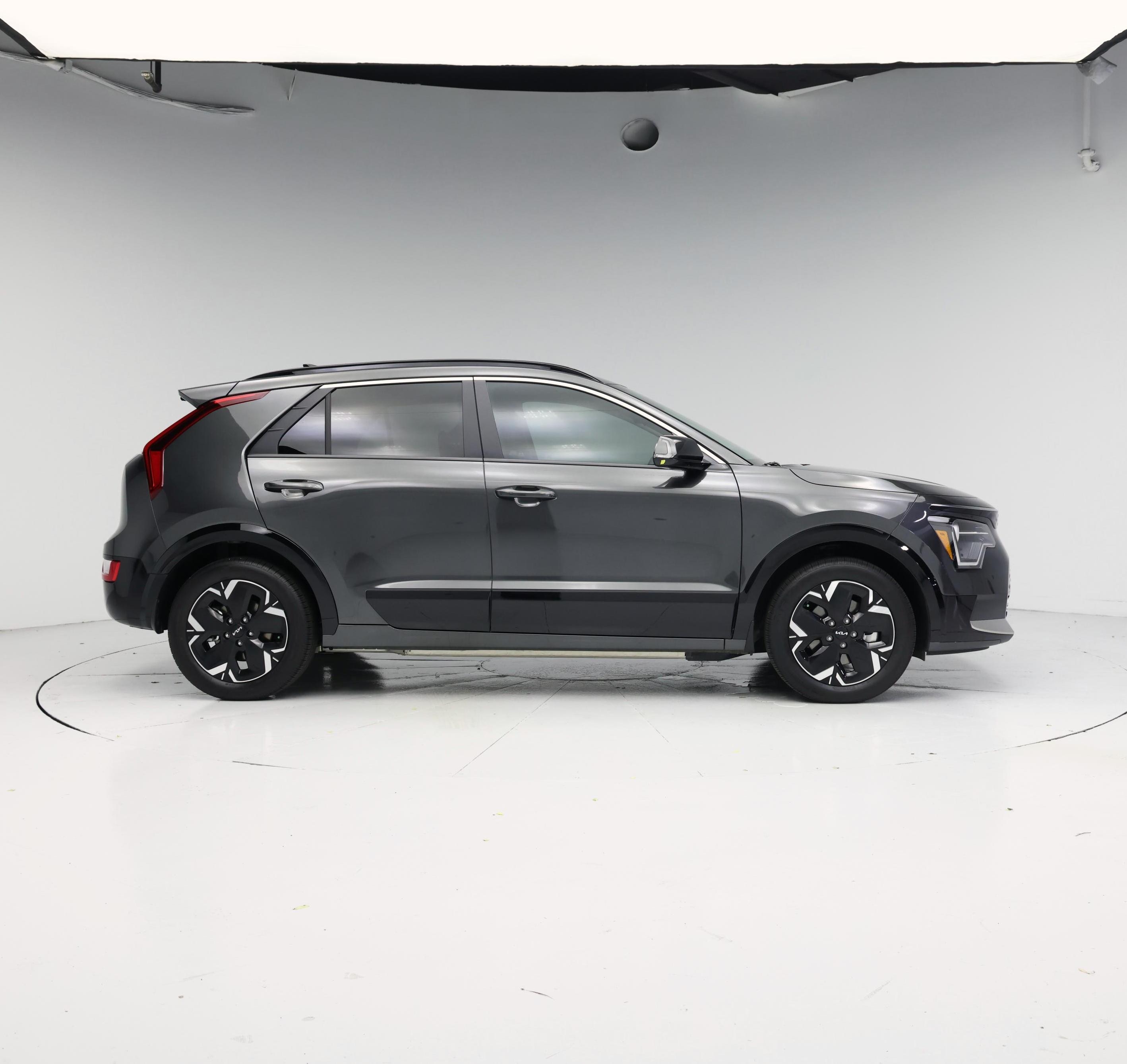 Thumbnail: 2025 Kia Niro - 7