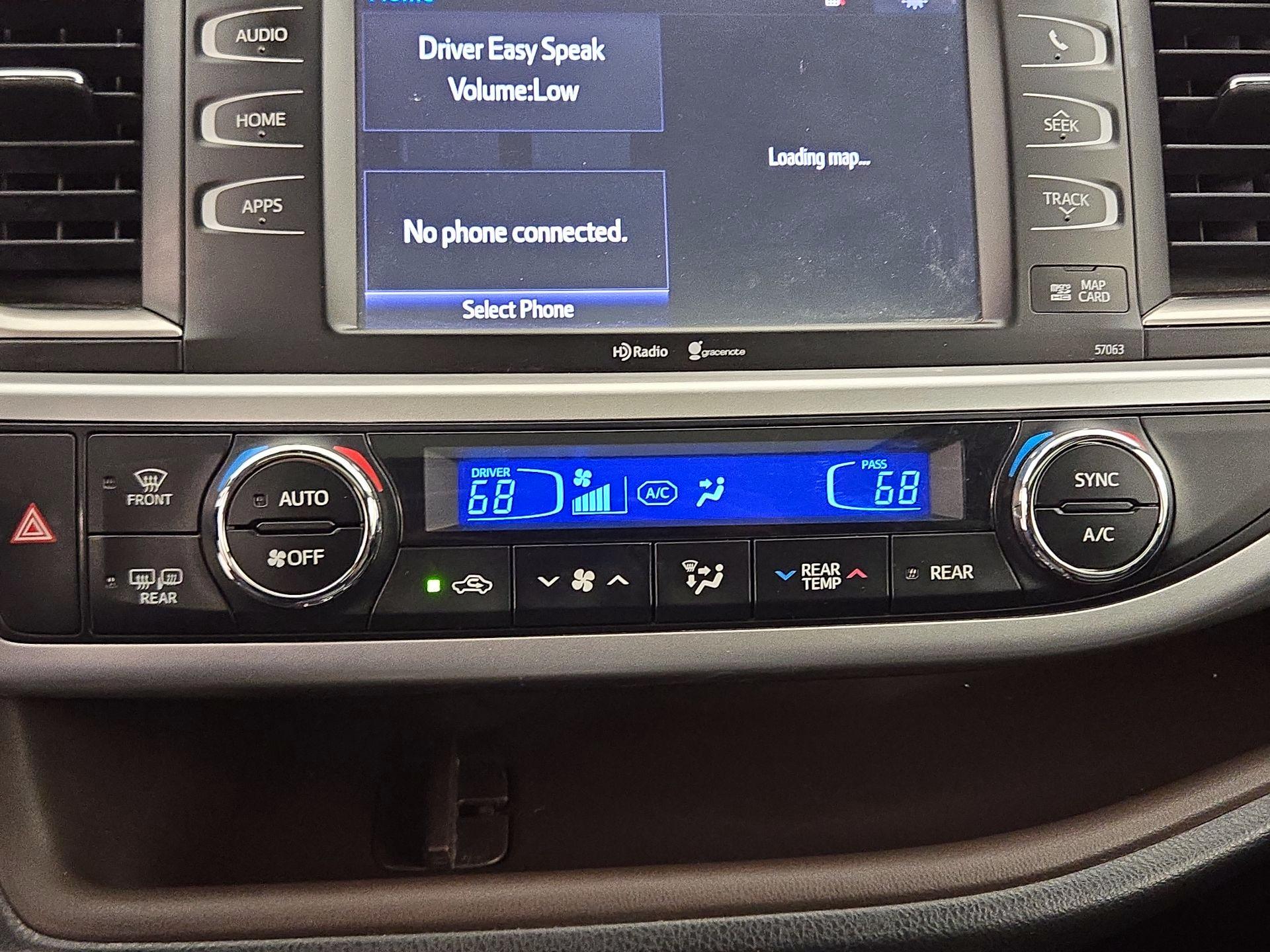 Thumbnail: 2015 Toyota Highlander - 17