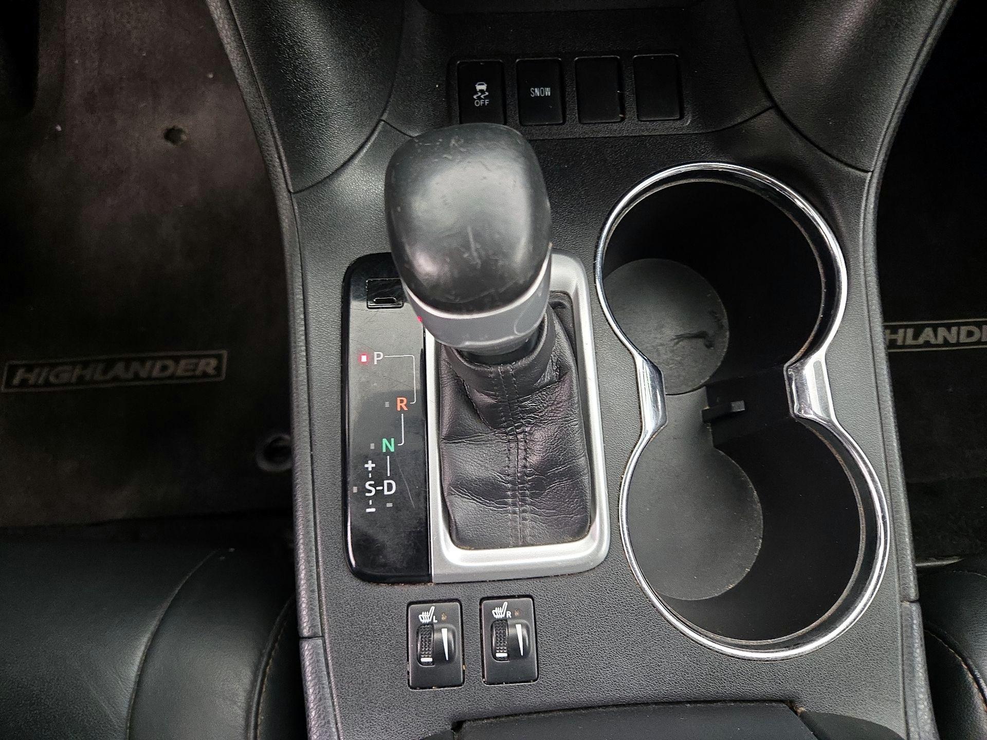 Thumbnail: 2015 Toyota Highlander - 18