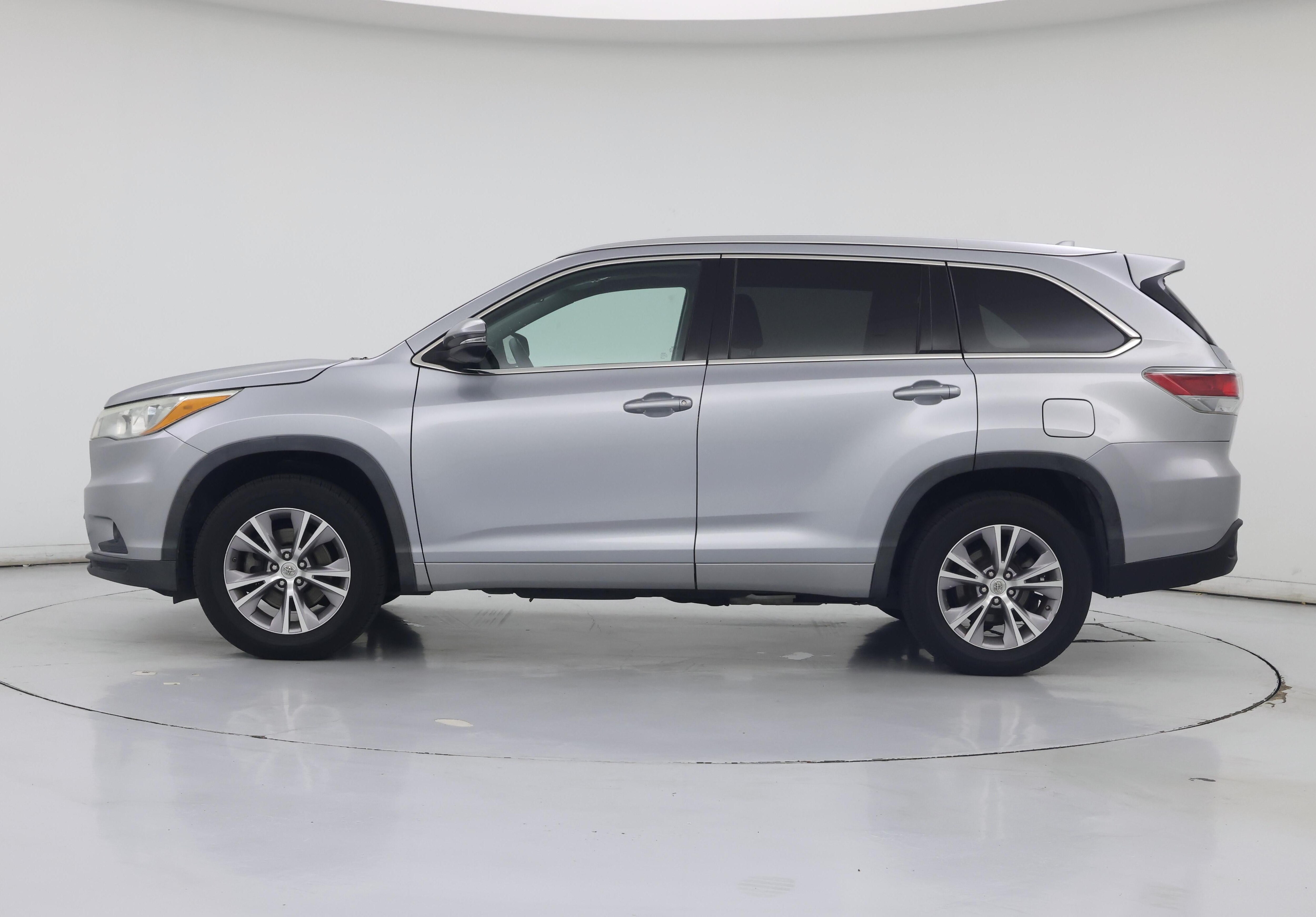 Thumbnail: 2015 Toyota Highlander - 3