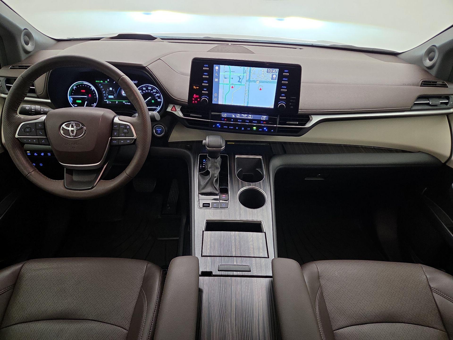 Thumbnail: 2023 Toyota Sienna - 9
