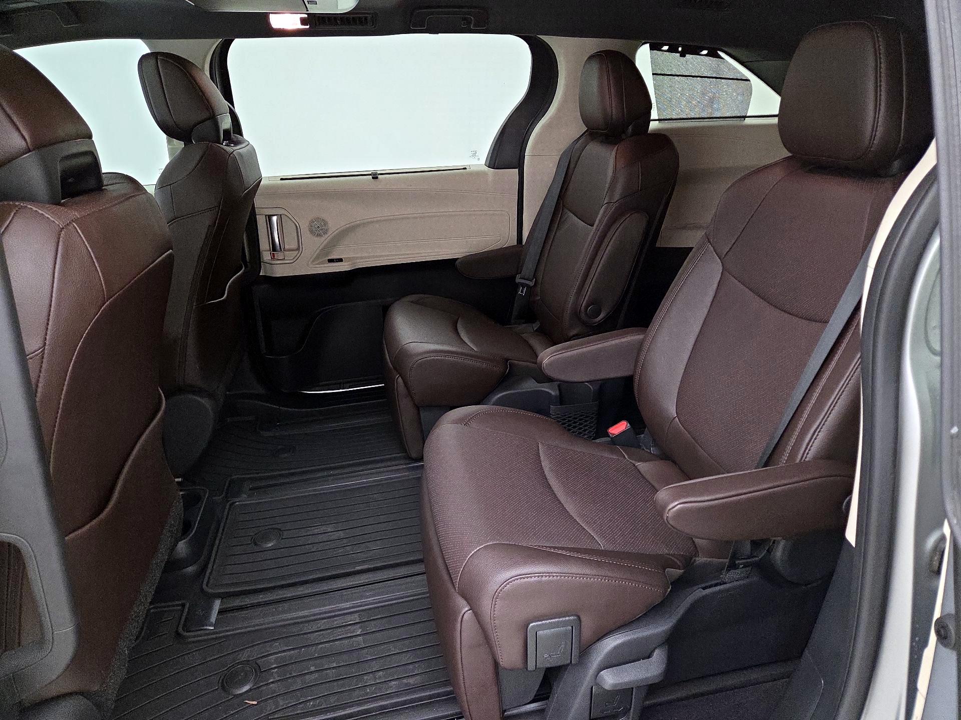Thumbnail: 2023 Toyota Sienna - 20