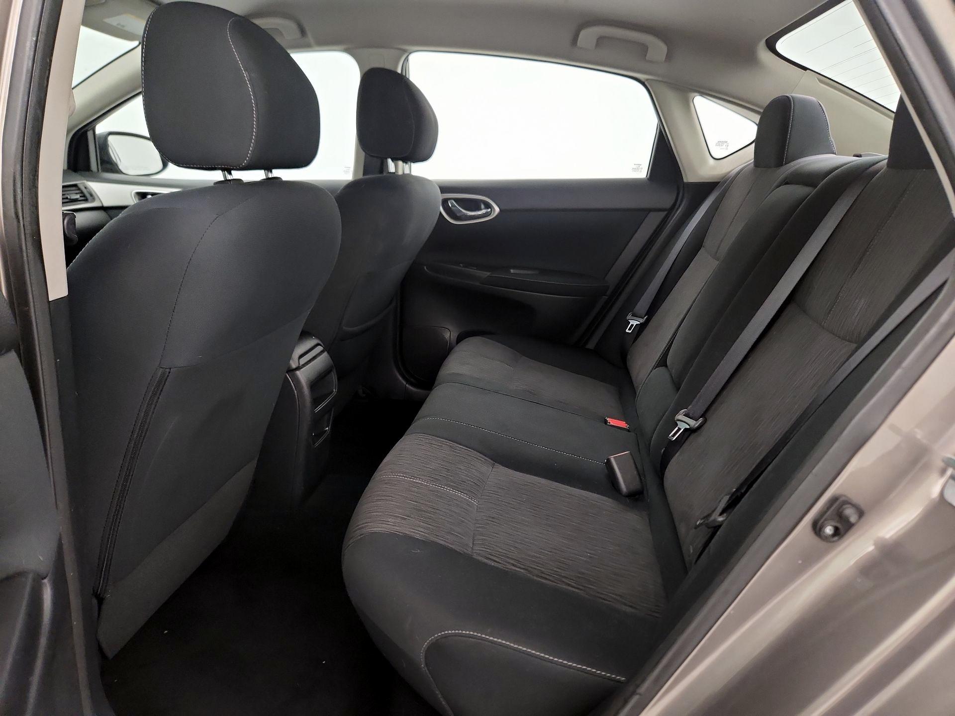 Thumbnail: 2015 Nissan Sentra - 19