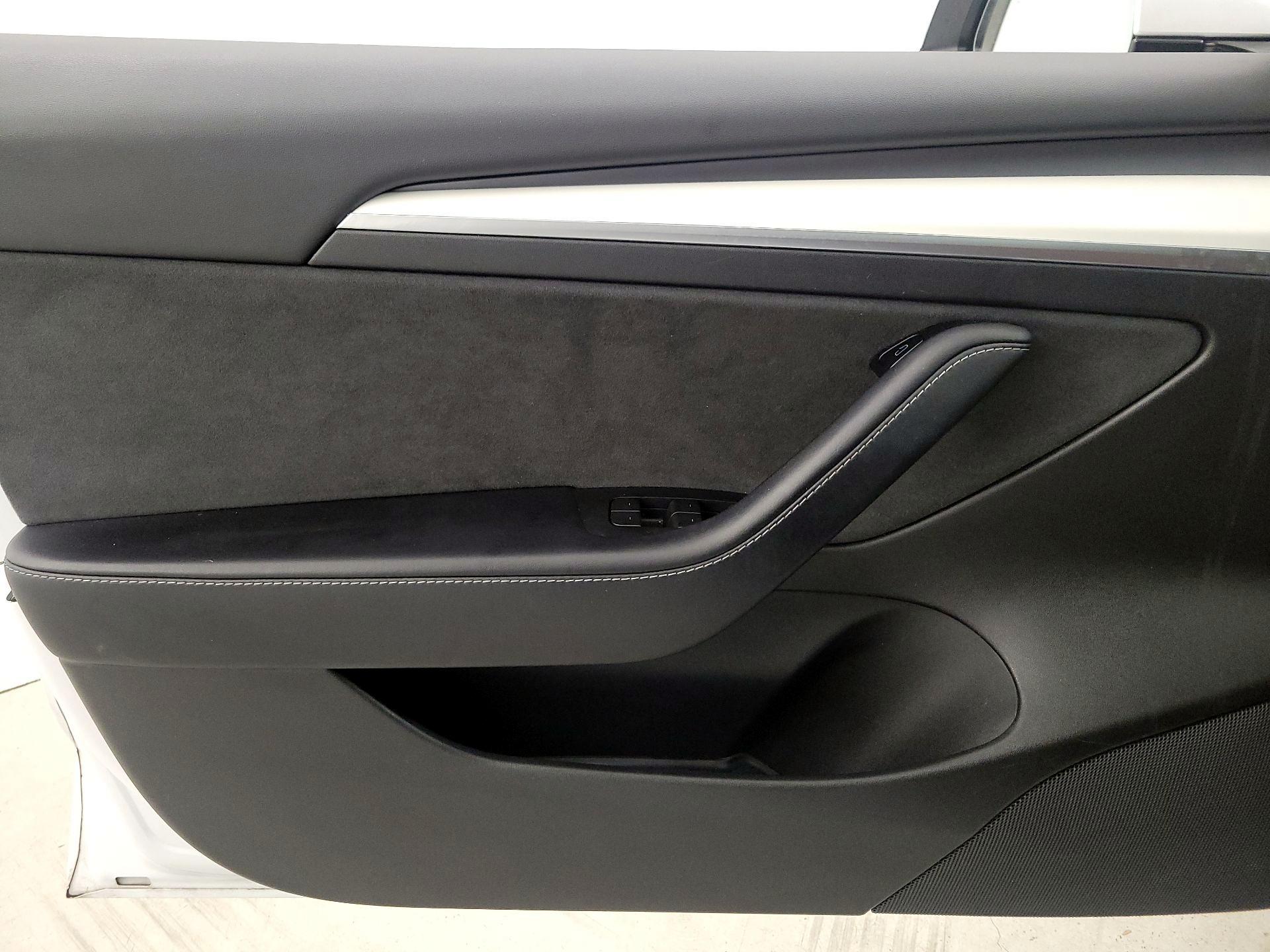 Thumbnail: 2021 Tesla Model 3 - 12