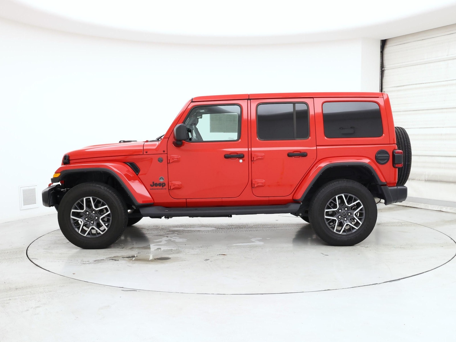 2025 Jeep Wrangler 4-Door Sahara - Photo 4