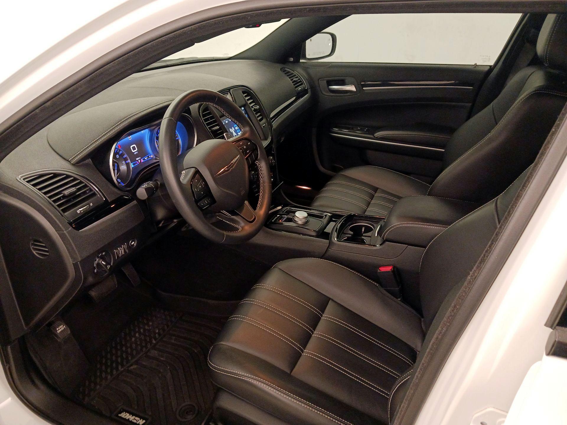 Thumbnail: 2021 Chrysler 300 - 11