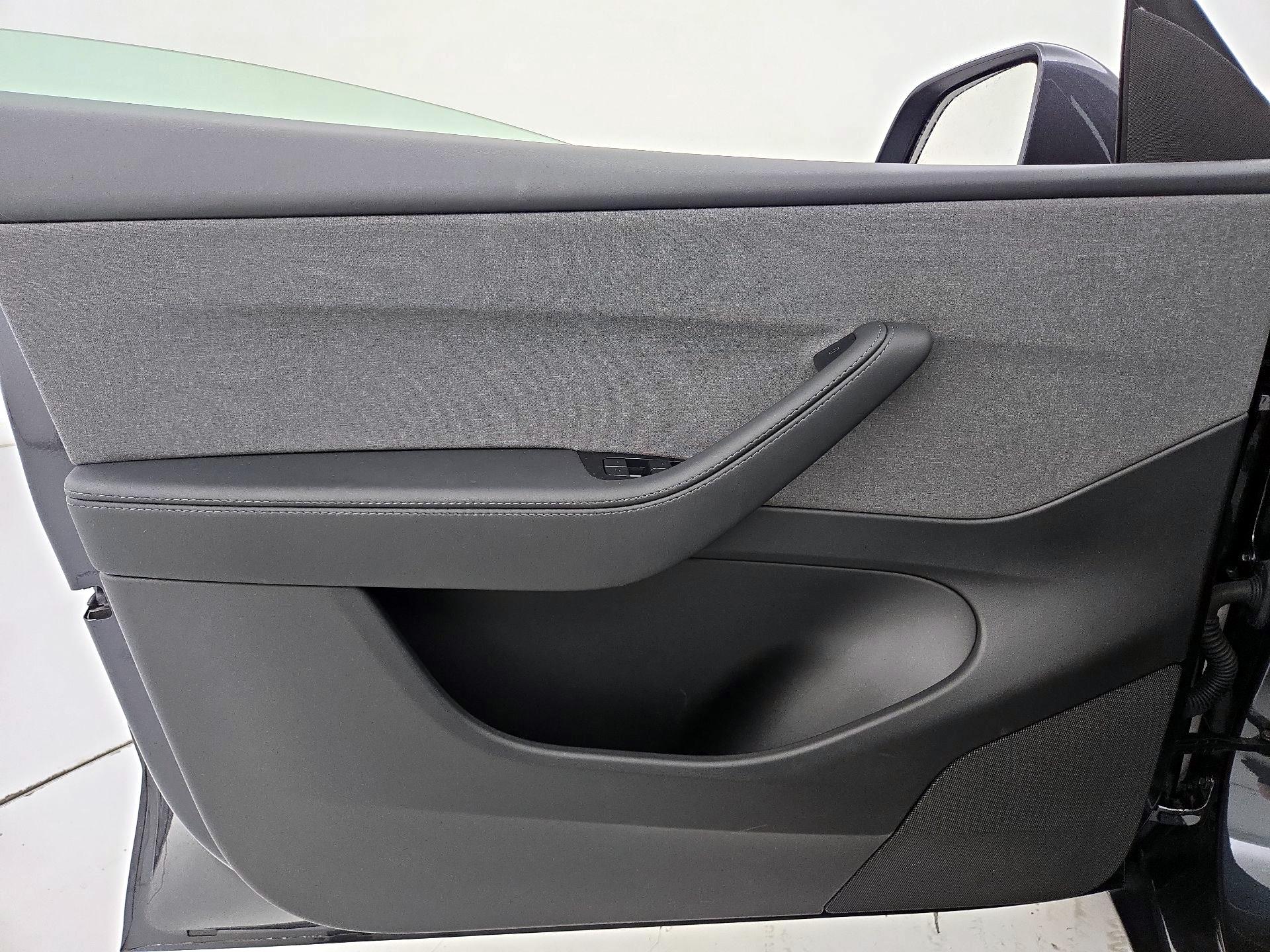 Thumbnail: 2026 Tesla Model Y - 12