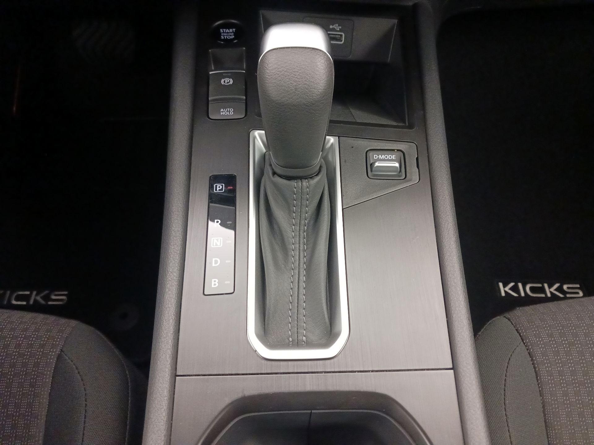 Thumbnail: 2025 Nissan Kicks - 18