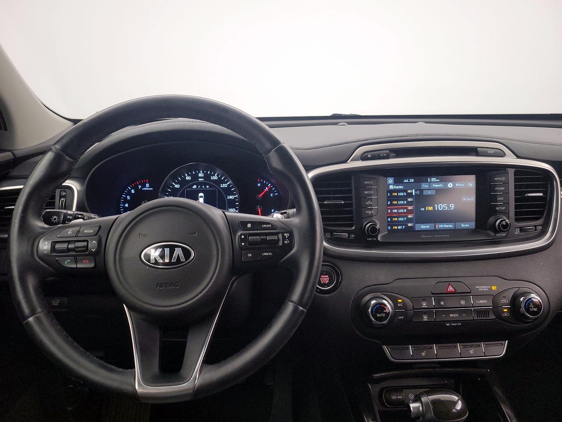Thumbnail: 2017 Kia Sorento - 9