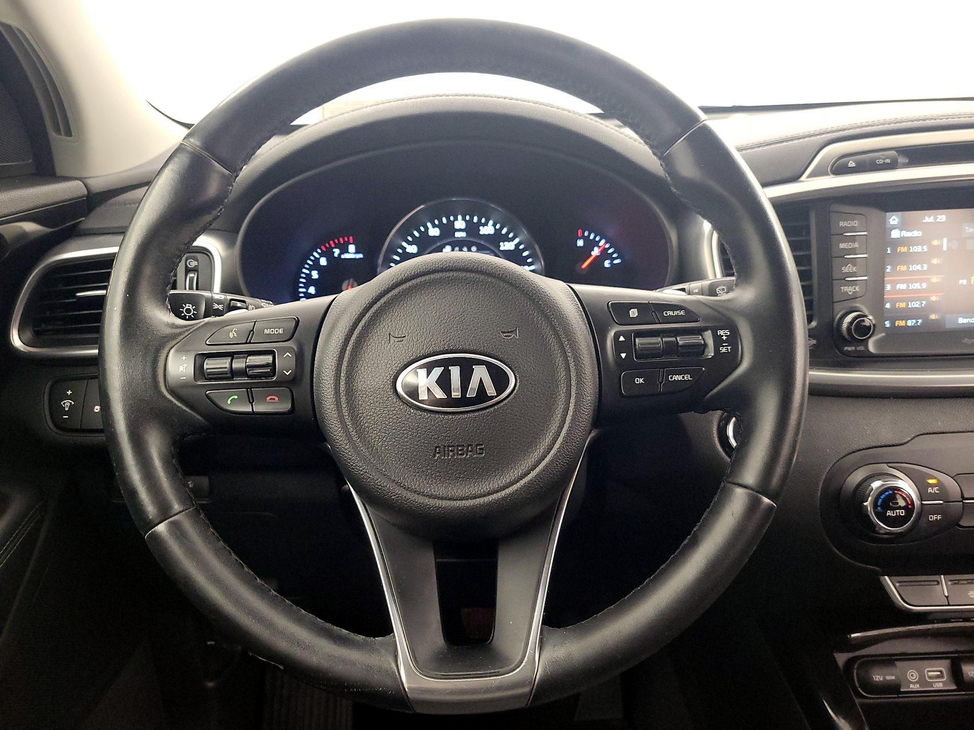 Thumbnail: 2017 Kia Sorento - 10
