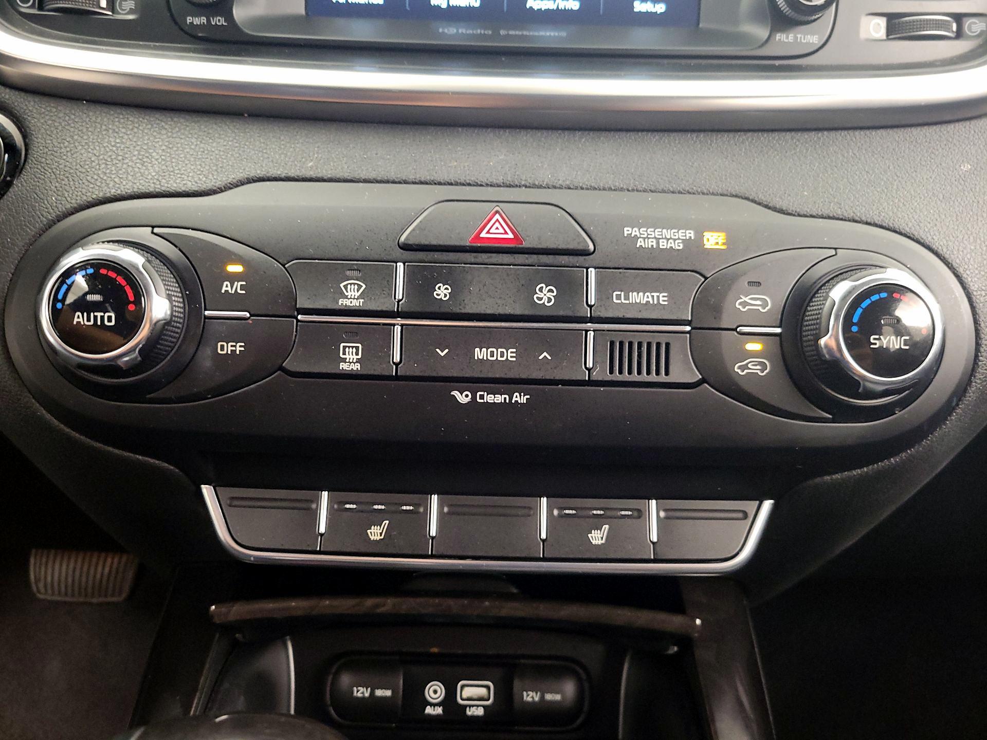 Thumbnail: 2017 Kia Sorento - 16