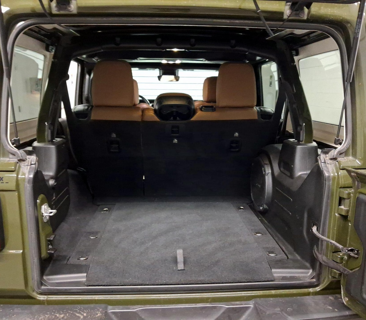 Trunk/Cargo (Seats Up)