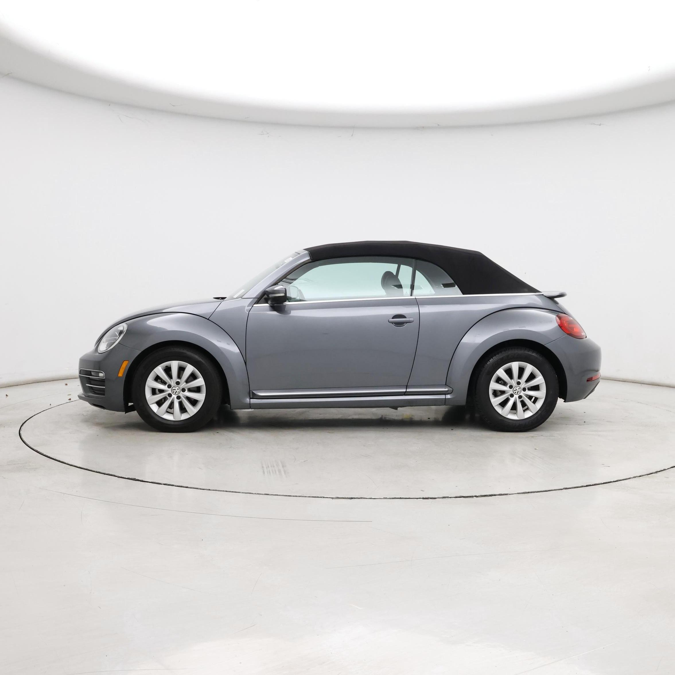 Thumbnail: 2018 Volkswagen Beetle - 3