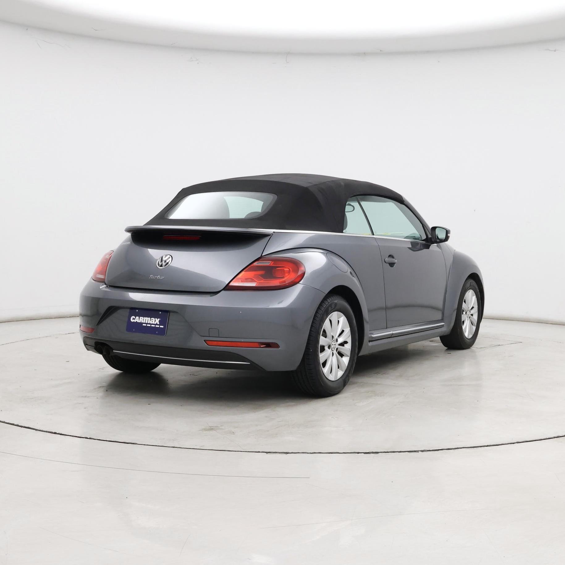 Thumbnail: 2018 Volkswagen Beetle - 8