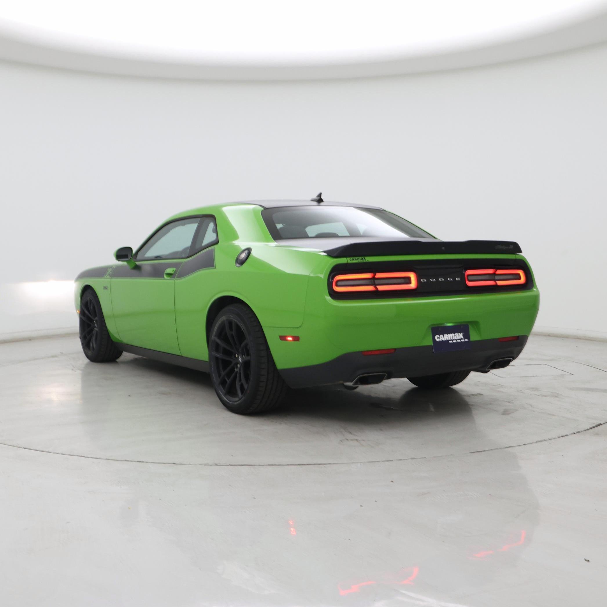 Thumbnail: 2017 Dodge Challenger - 2