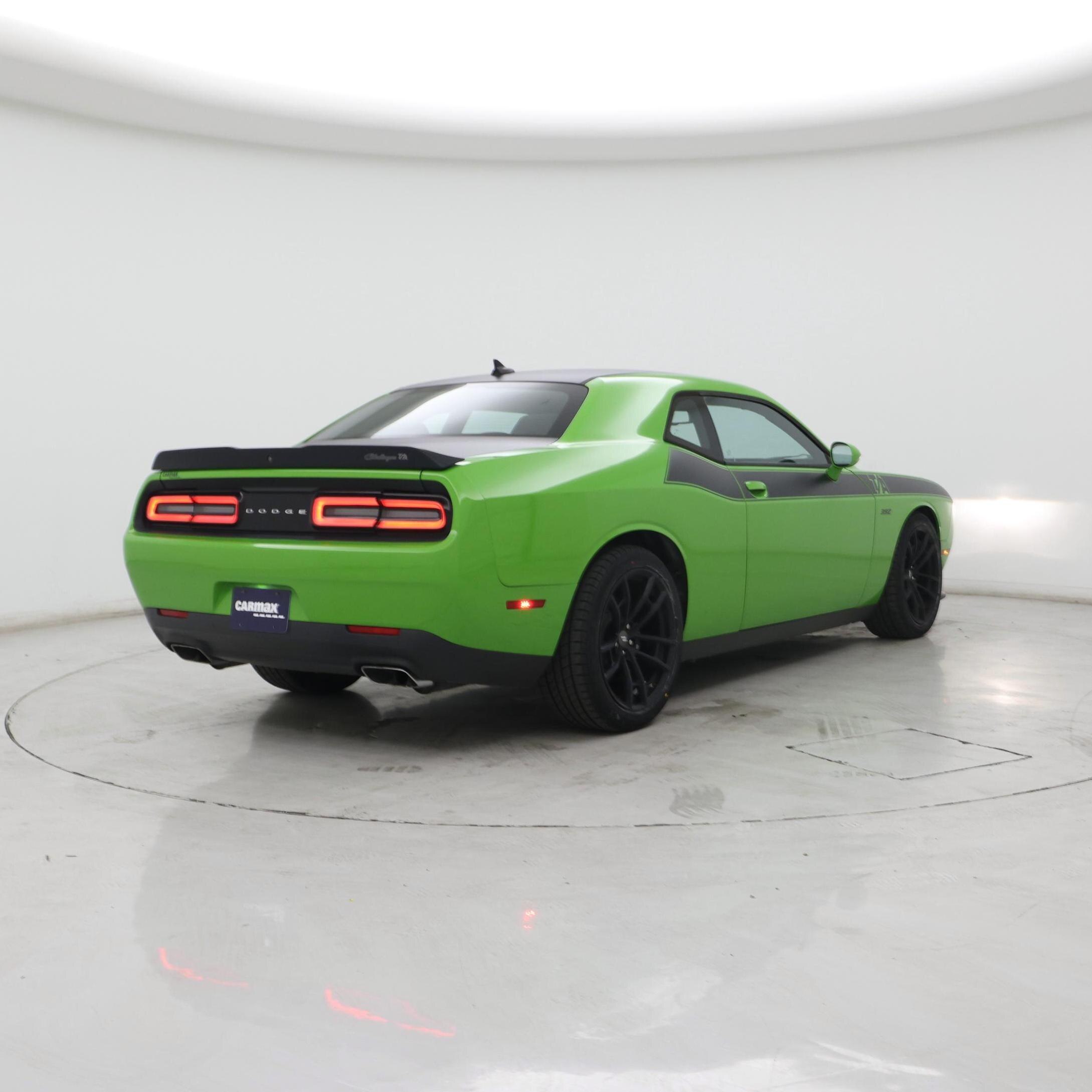 Thumbnail: 2017 Dodge Challenger - 8