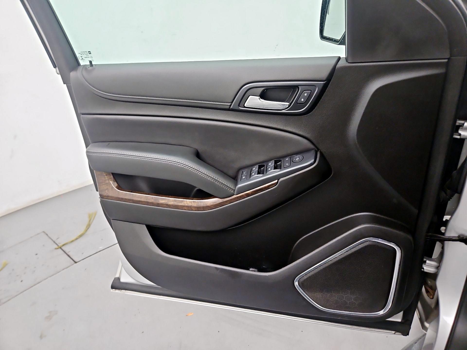 Thumbnail: 2020 Chevrolet Tahoe - 10