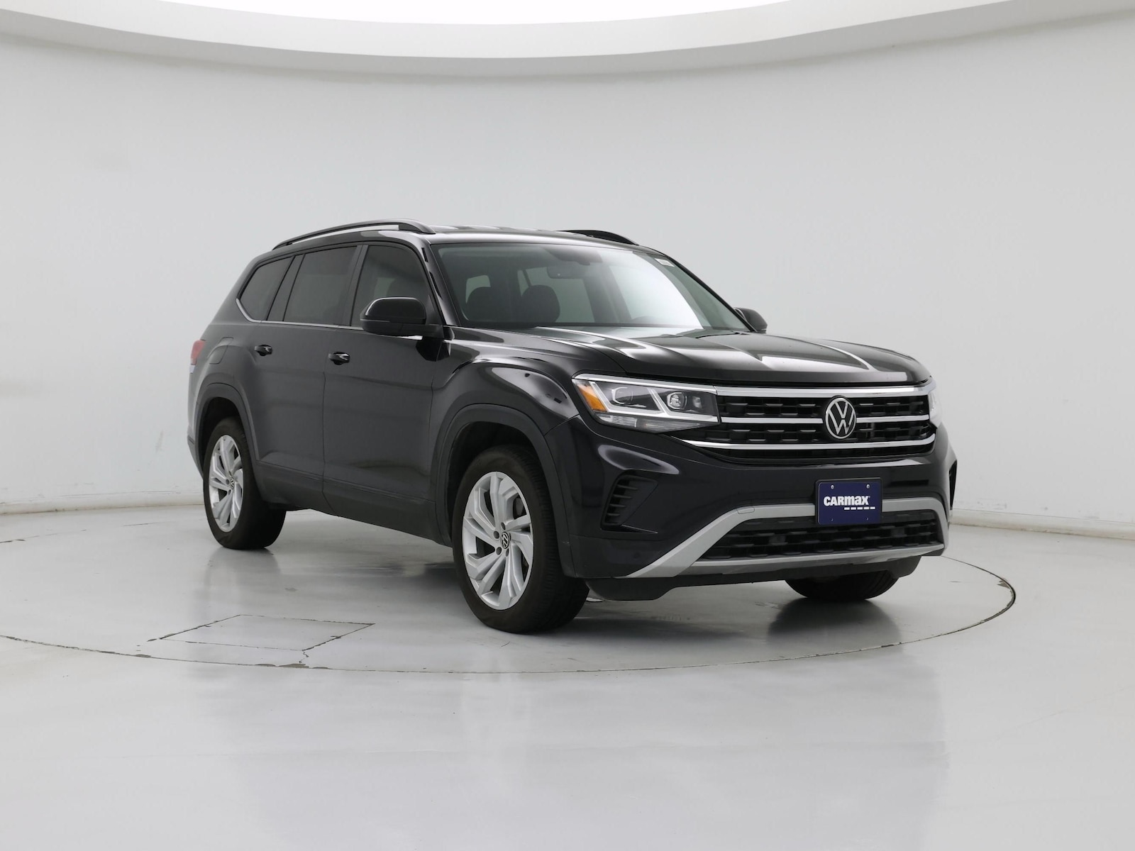 2023 Volkswagen Atlas SE w/Tech - Photo 2