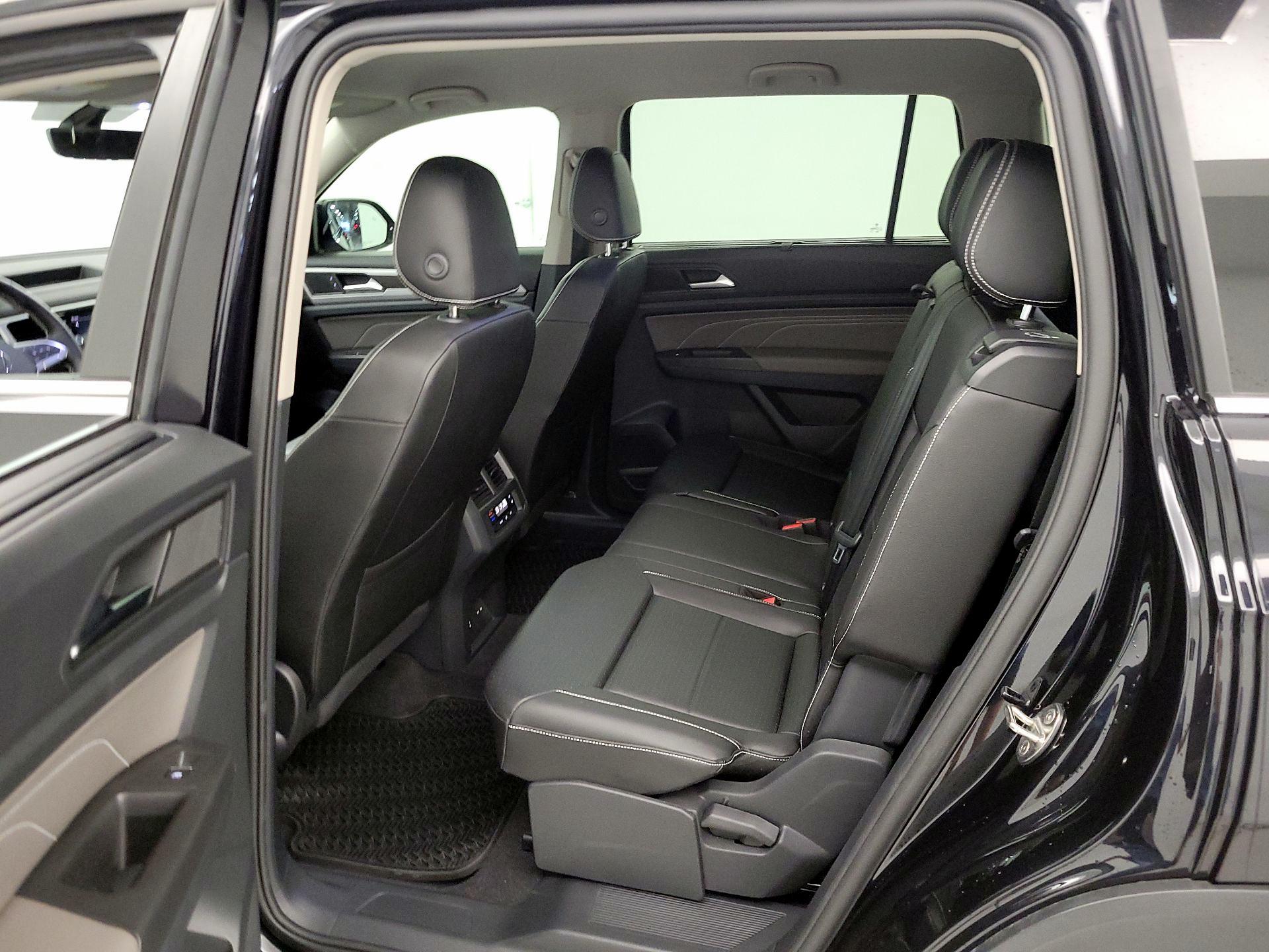 Thumbnail: 2023 Volkswagen Atlas - 18