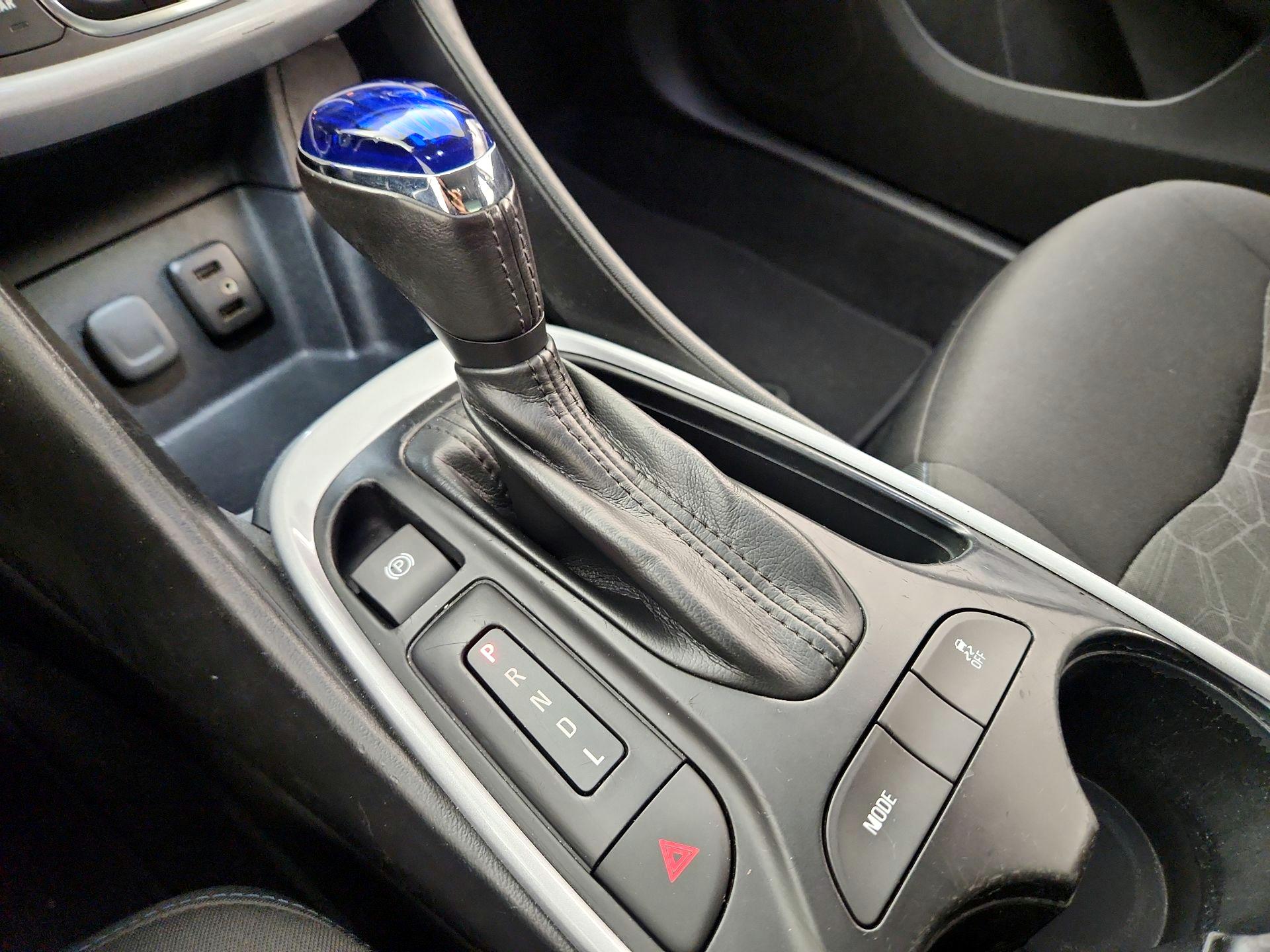 Thumbnail: 2017 Chevrolet Volt - 17