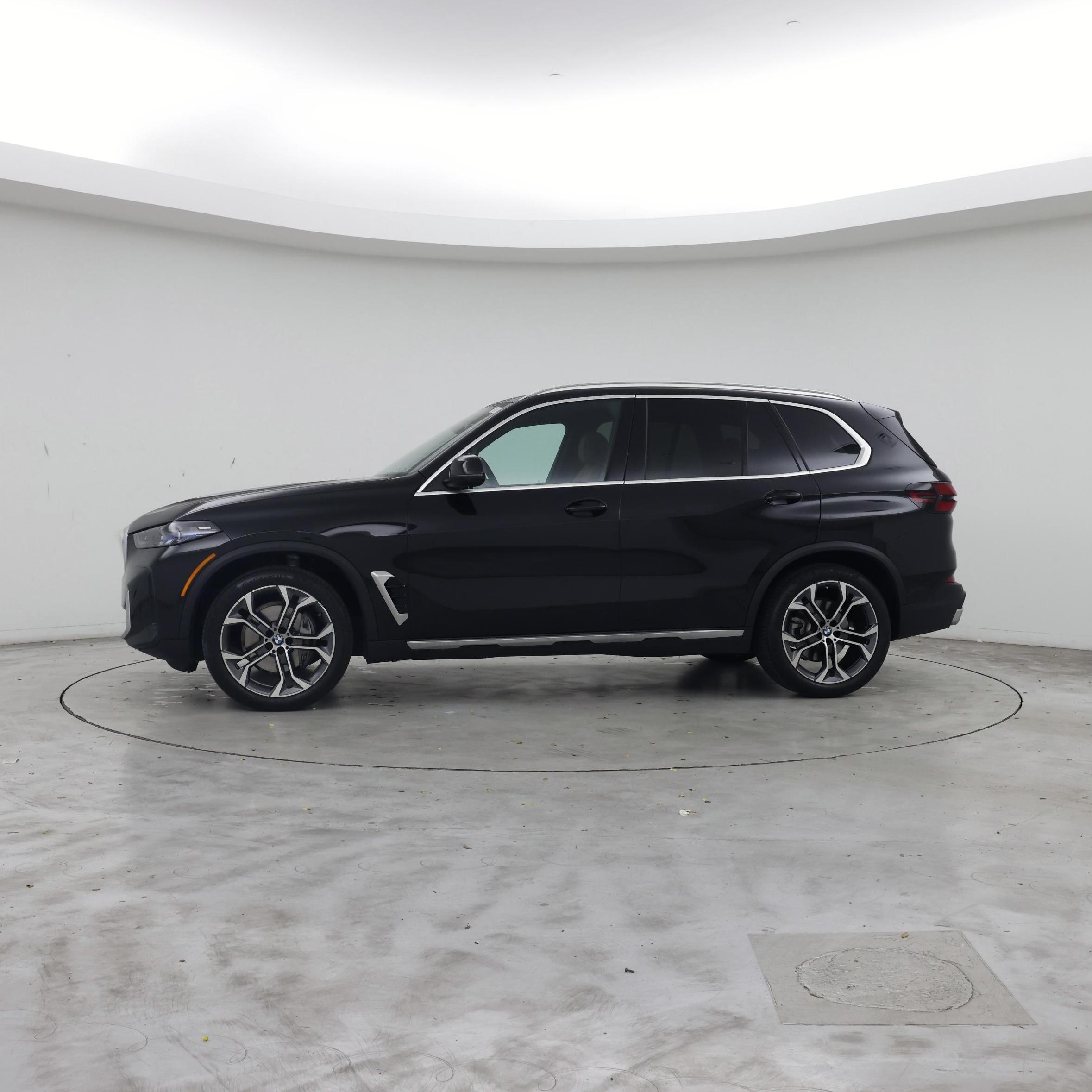 Thumbnail: 2026 BMW X5 - 3