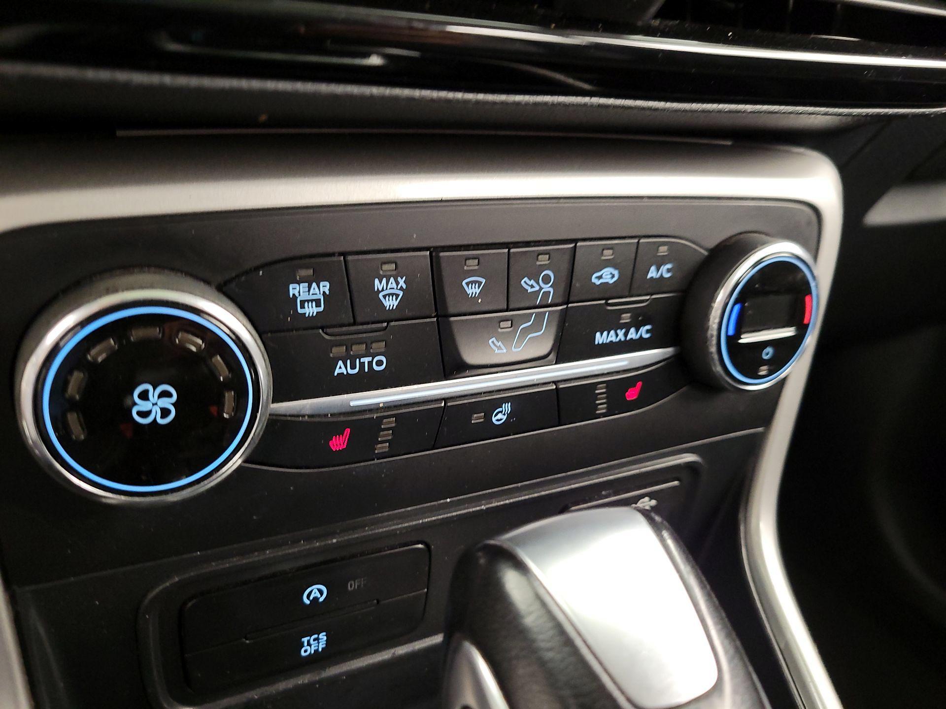 Thumbnail: 2019 Ford EcoSport - 16