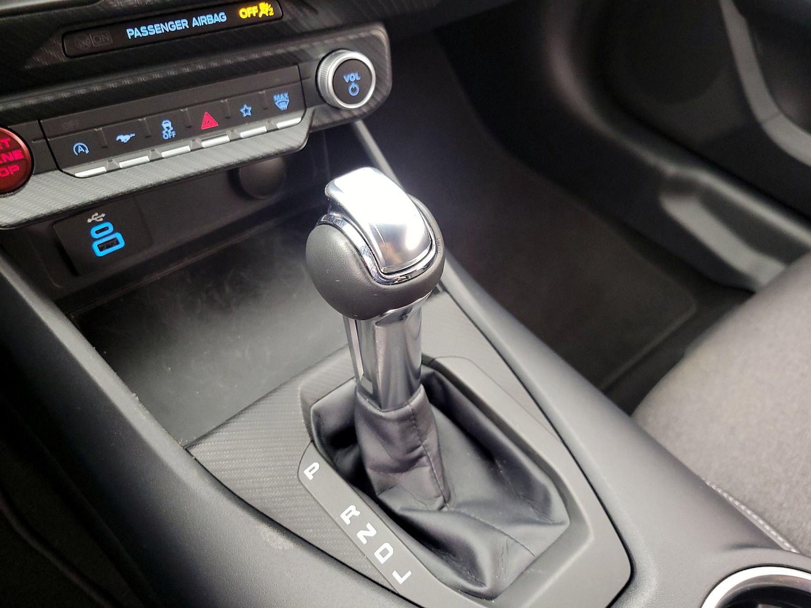 2024 Ford Mustang EcoBoost - Photo 18