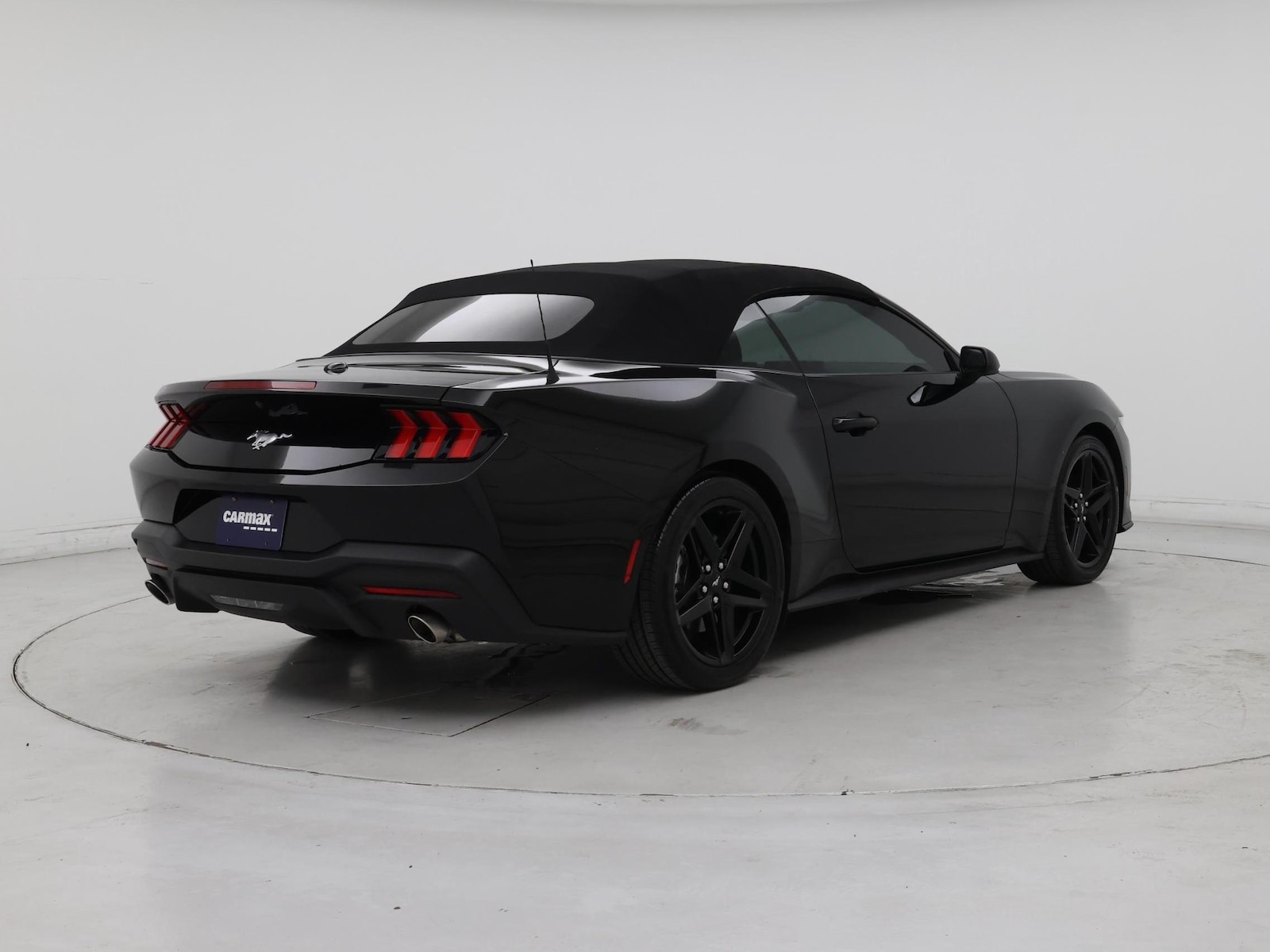 2024 Ford Mustang EcoBoost - Photo 9