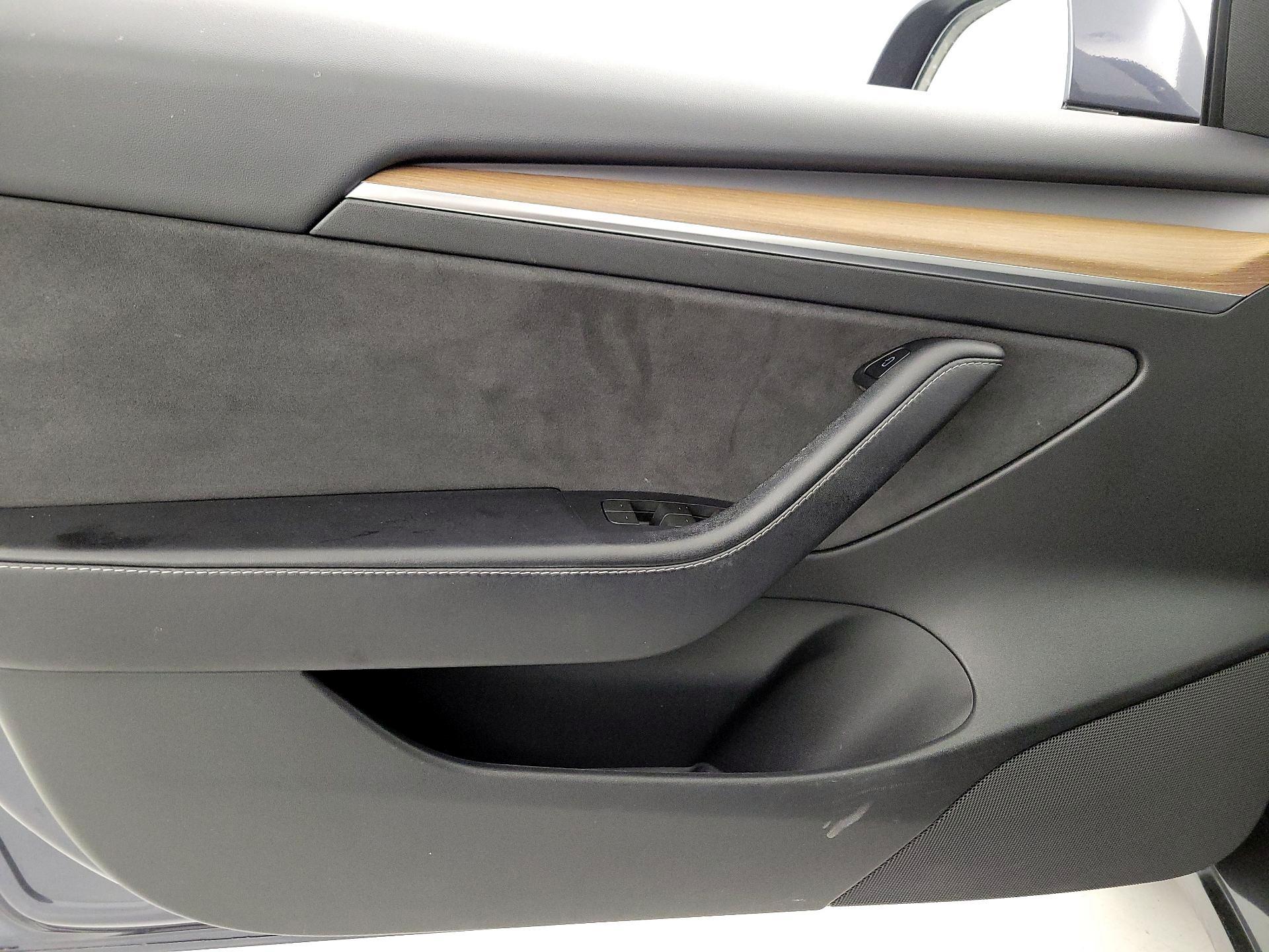 Thumbnail: 2023 Tesla Model 3 - 12