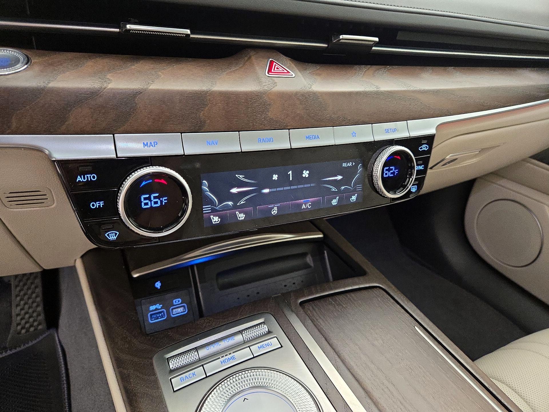 Thumbnail: 2022 Genesis G80 - 17