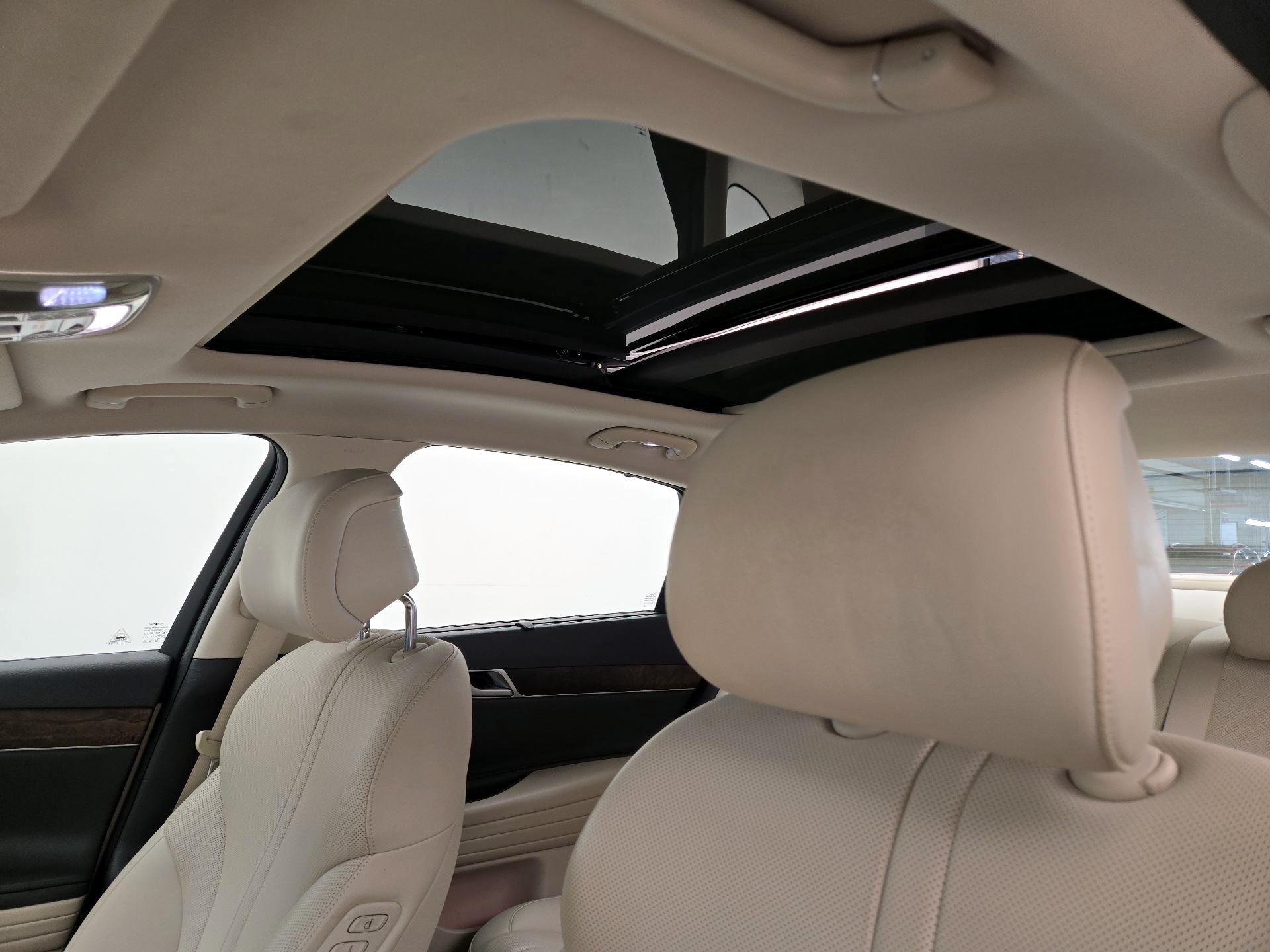 Thumbnail: 2022 Genesis G80 - 20