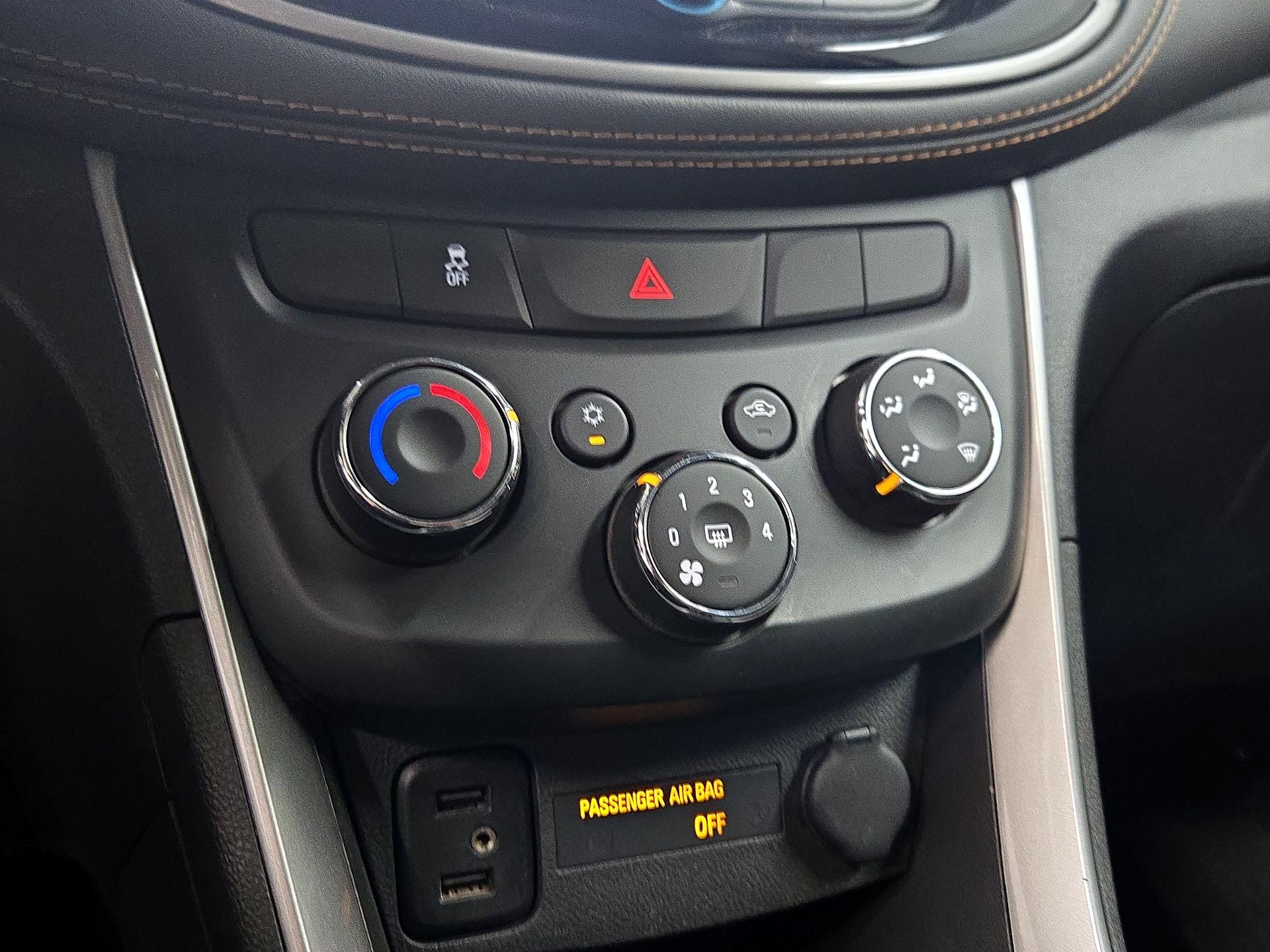 Thumbnail: 2022 Chevrolet Trax - 16