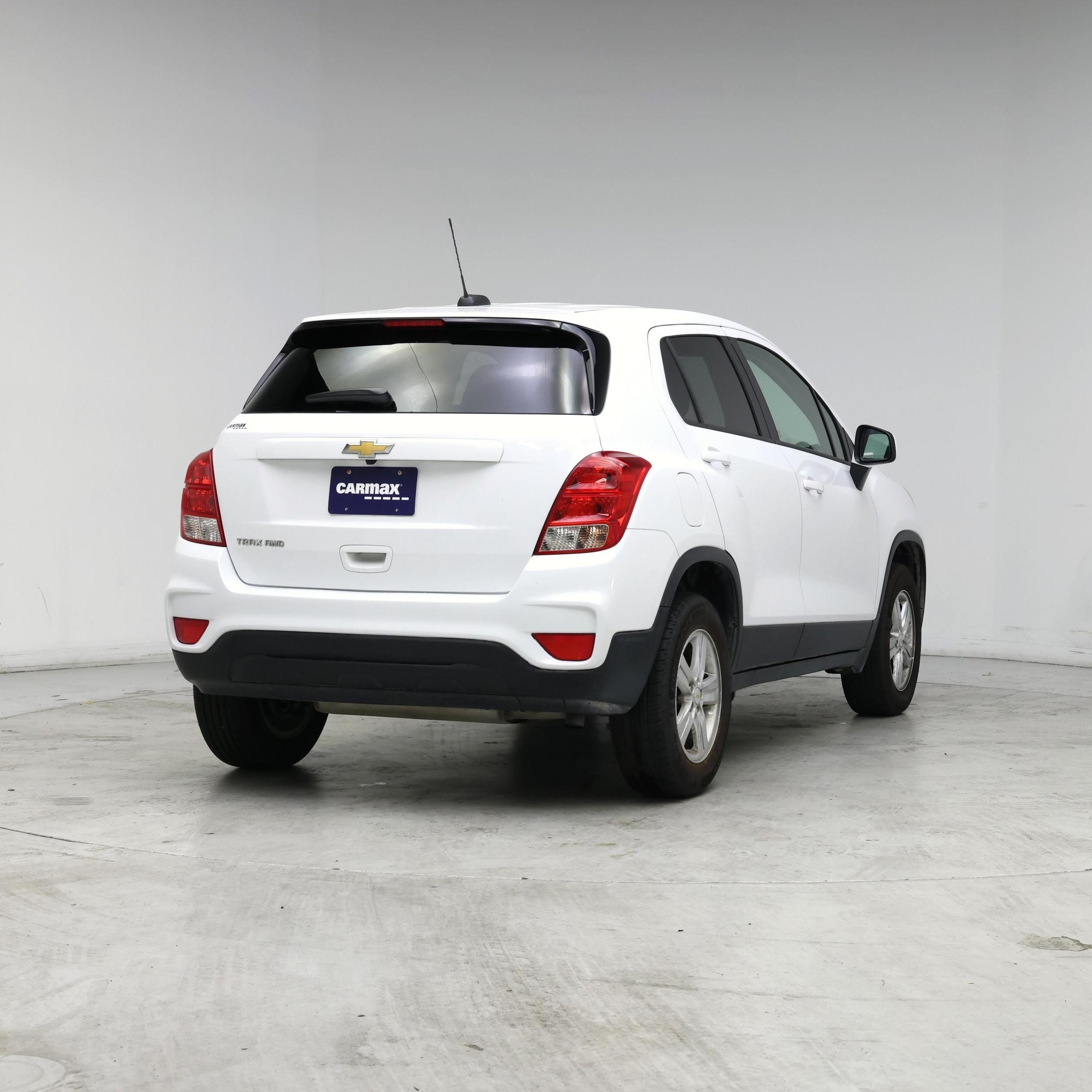 Thumbnail: 2022 Chevrolet Trax - 8