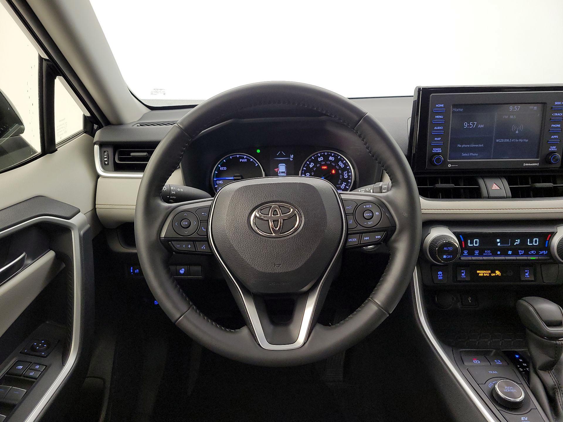Thumbnail: 2022 Toyota RAV4 - 10