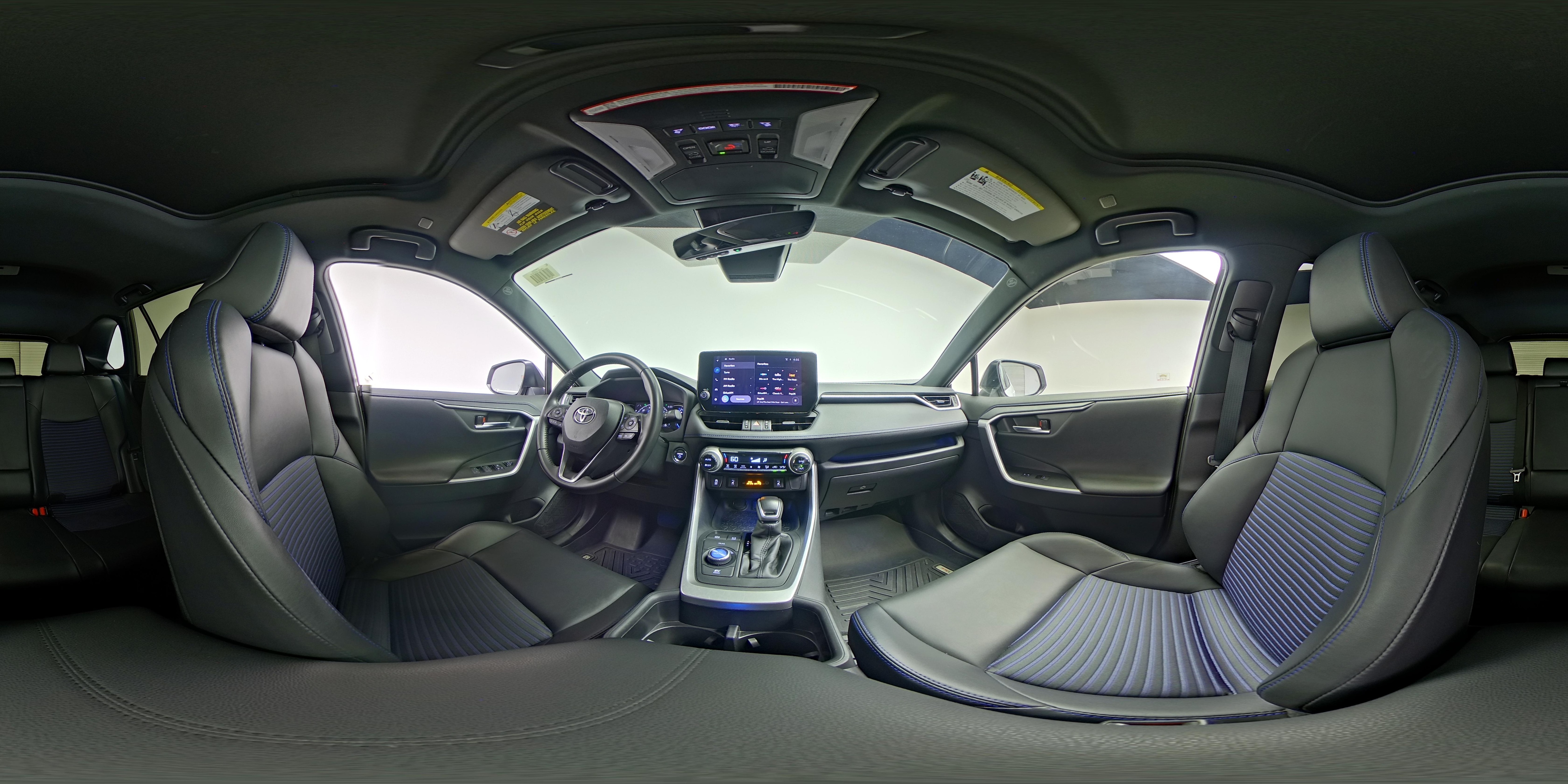 2025 Toyota RAV4 XSE - Photo 26