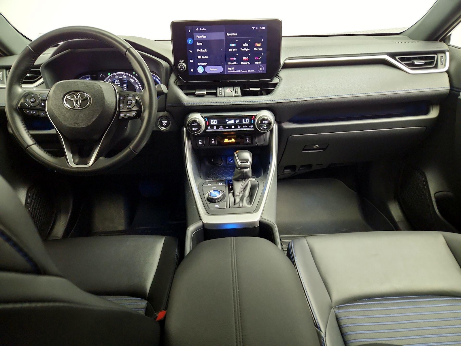 2025 Toyota RAV4 XSE - Photo 10