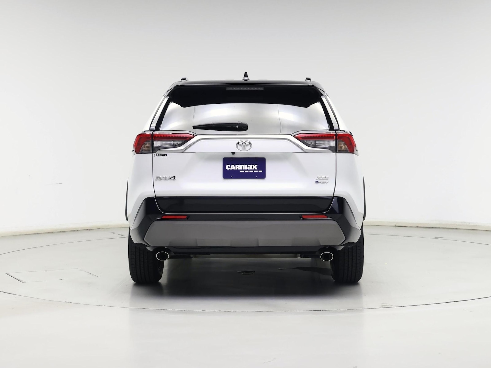 2025 Toyota RAV4 XSE - Photo 7