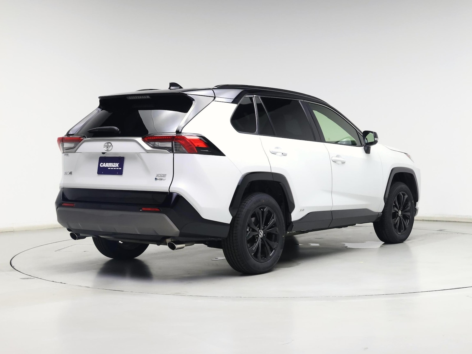 2025 Toyota RAV4 XSE - Photo 9