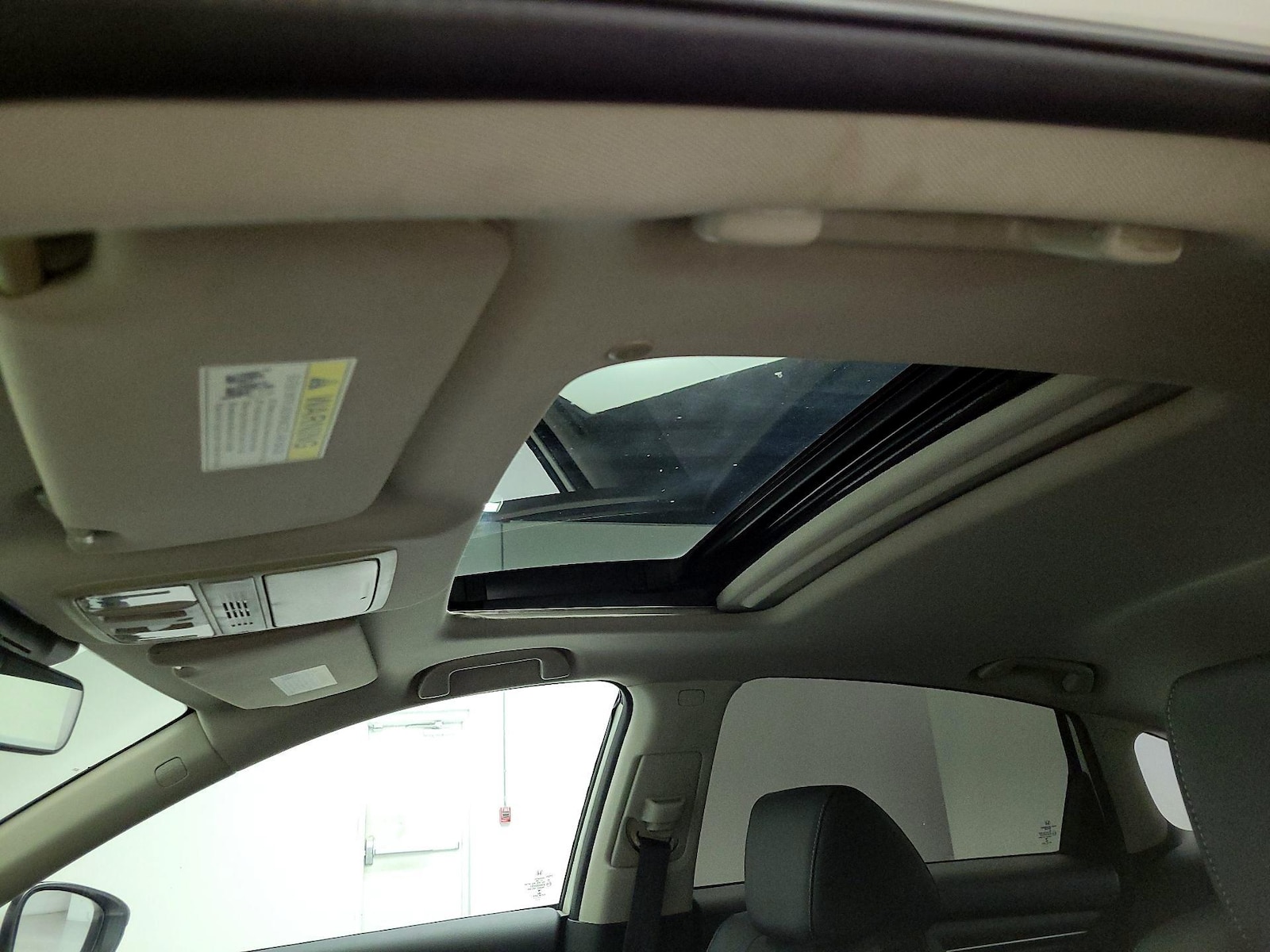 Sunroof(s) & Overhead Airbags