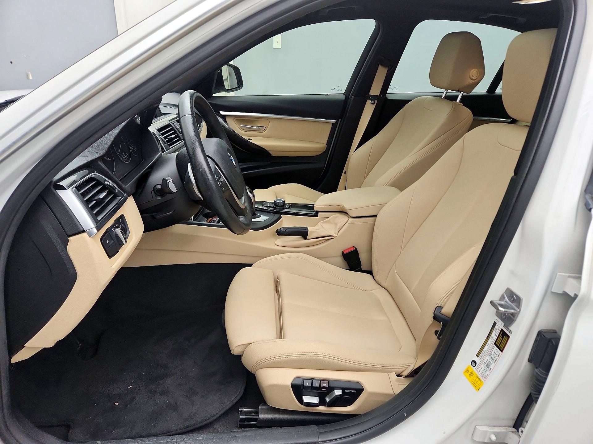 Thumbnail: 2018 BMW 3 Series - 11