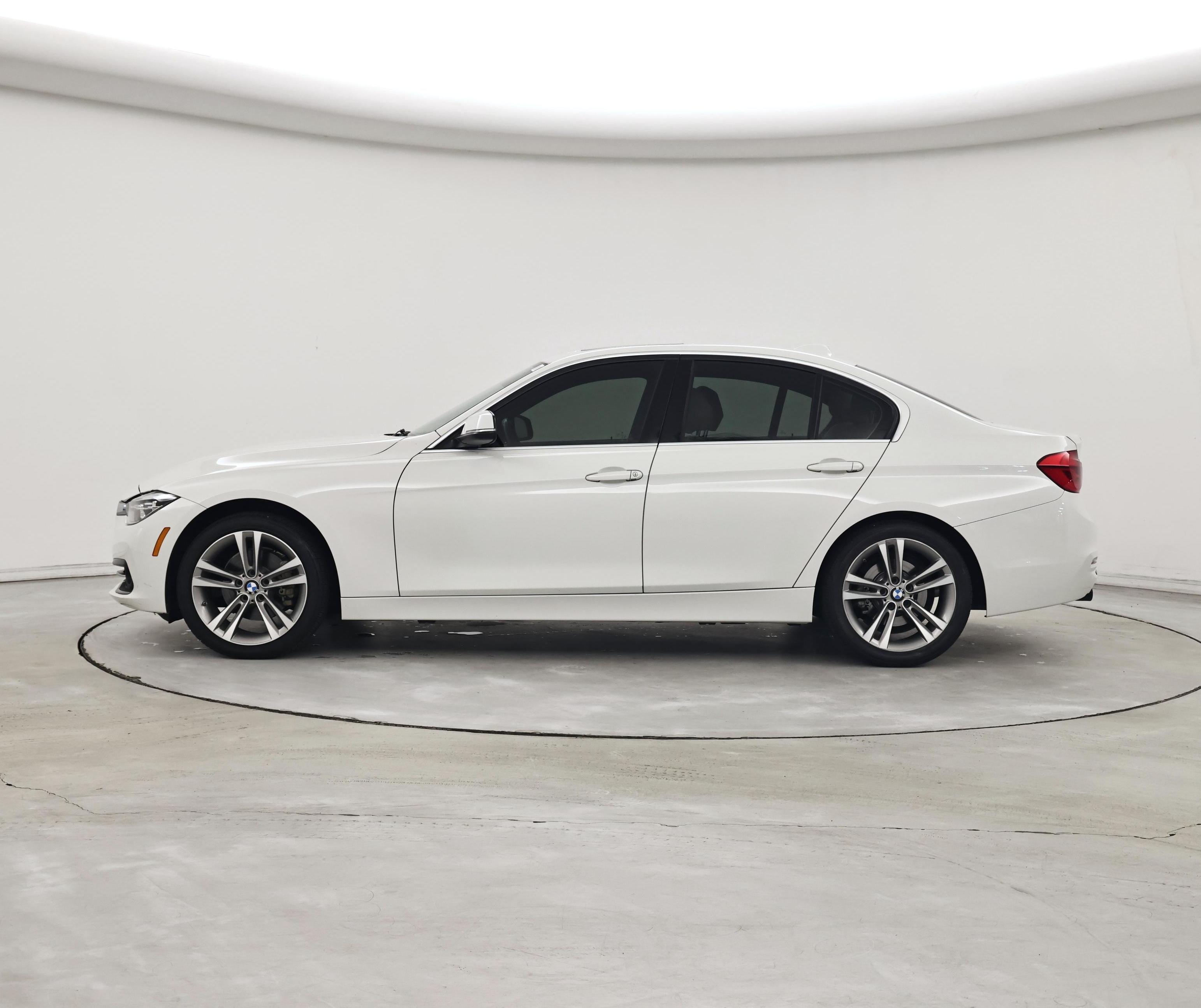 Thumbnail: 2018 BMW 3 Series - 3