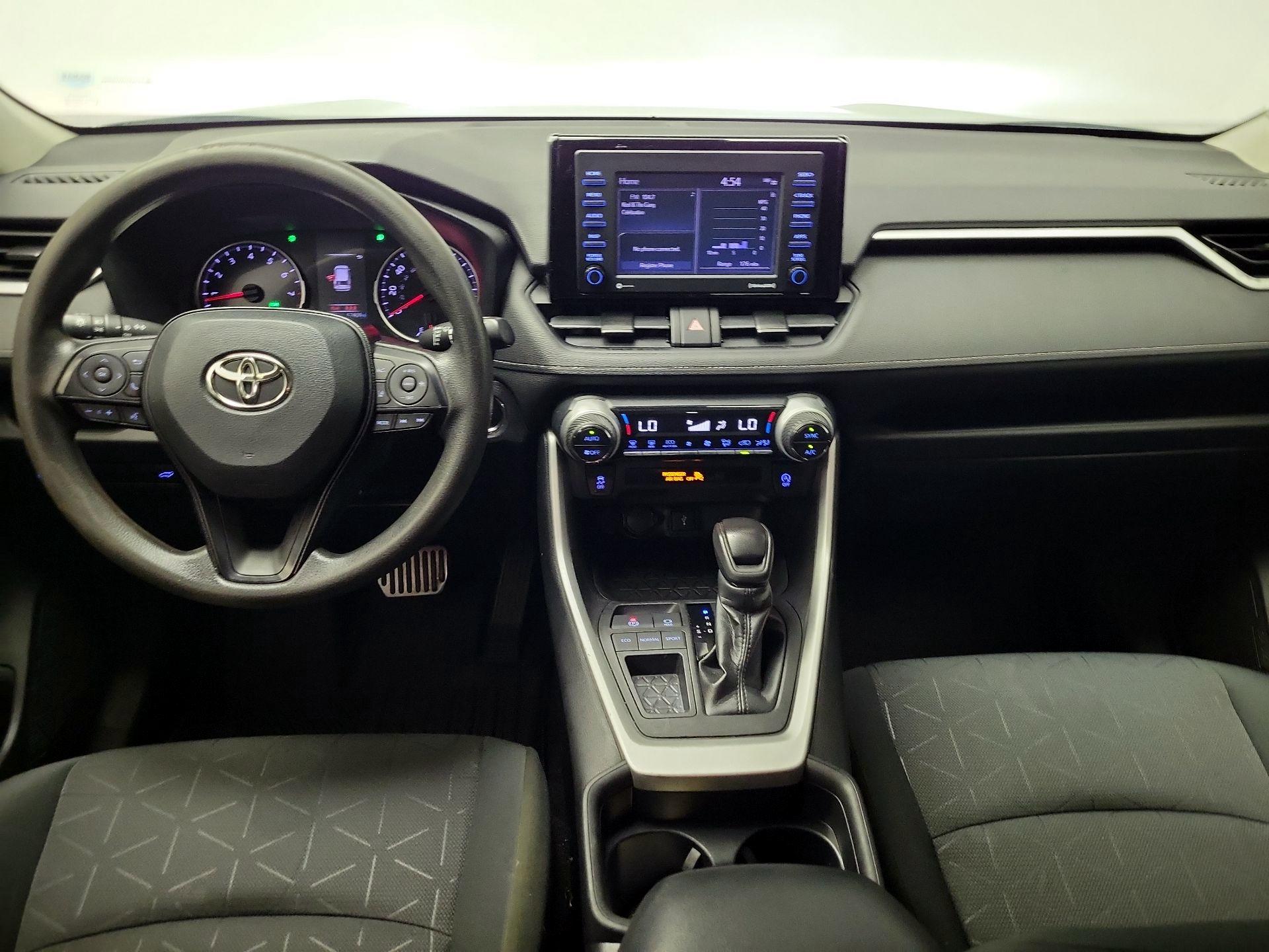 Thumbnail: 2021 Toyota RAV4 - 9