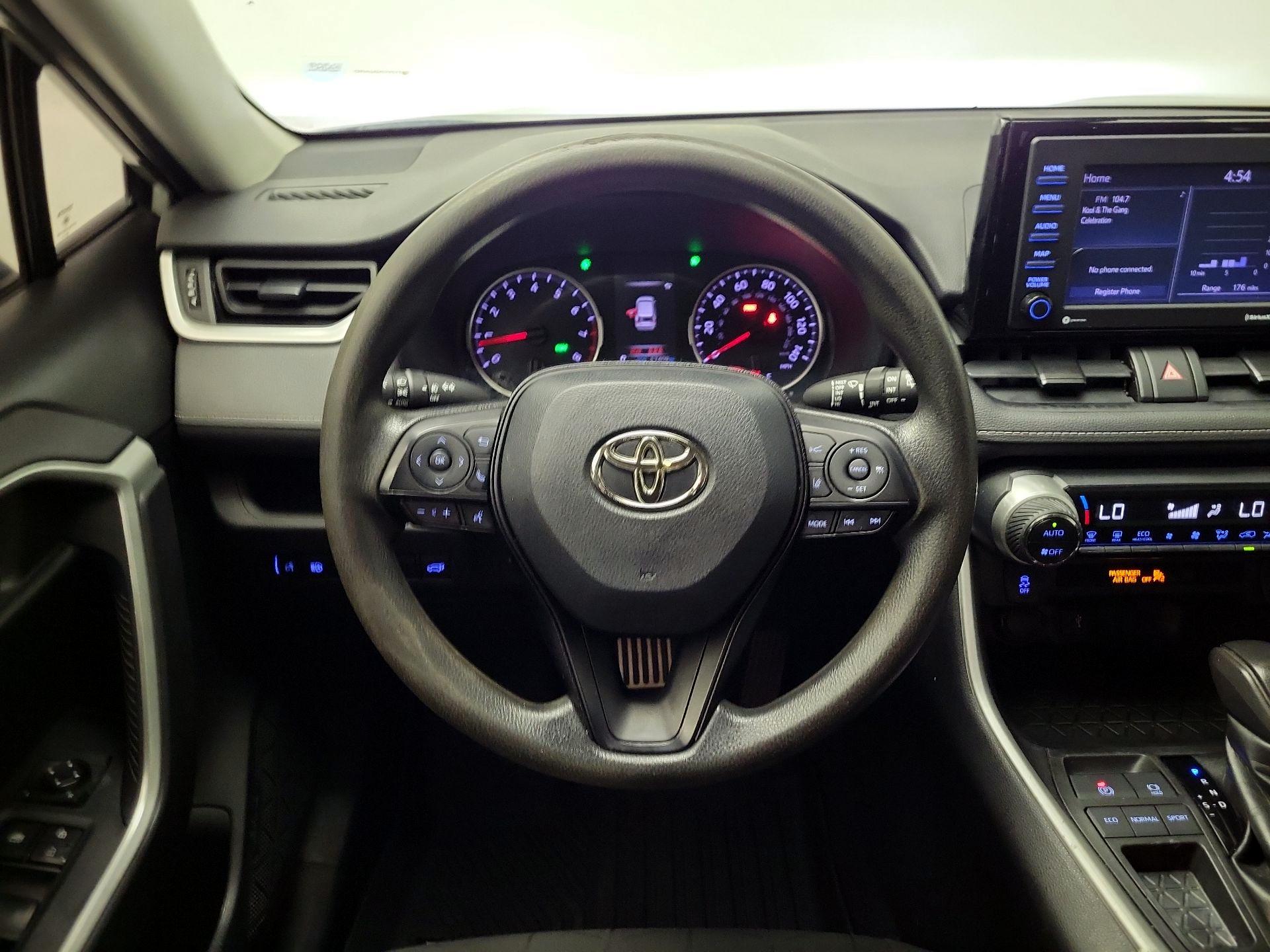 Thumbnail: 2021 Toyota RAV4 - 10