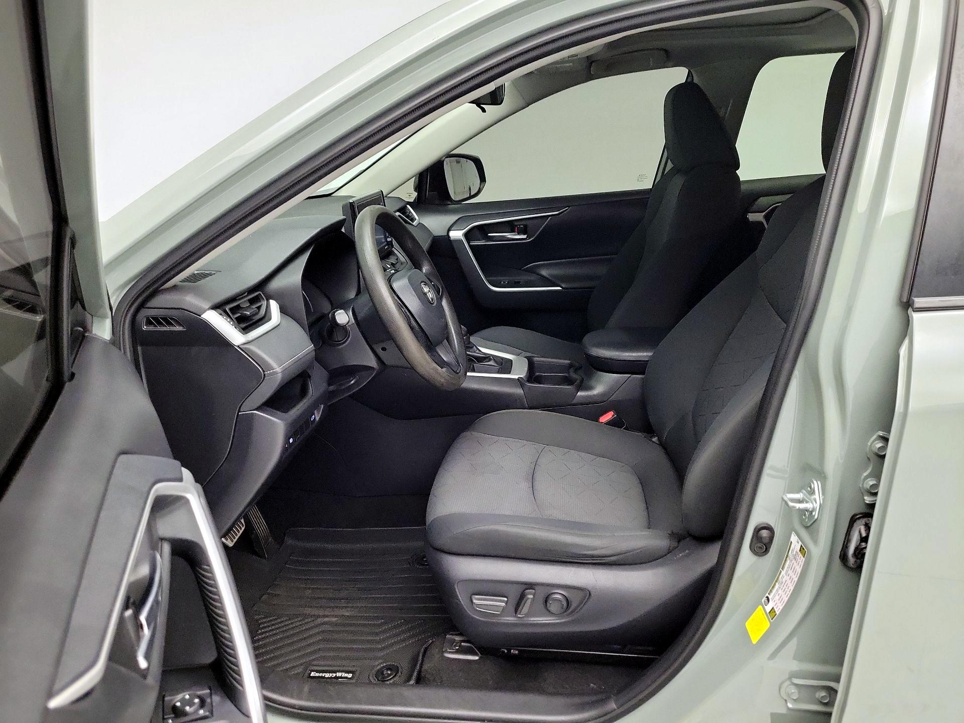 Thumbnail: 2021 Toyota RAV4 - 11